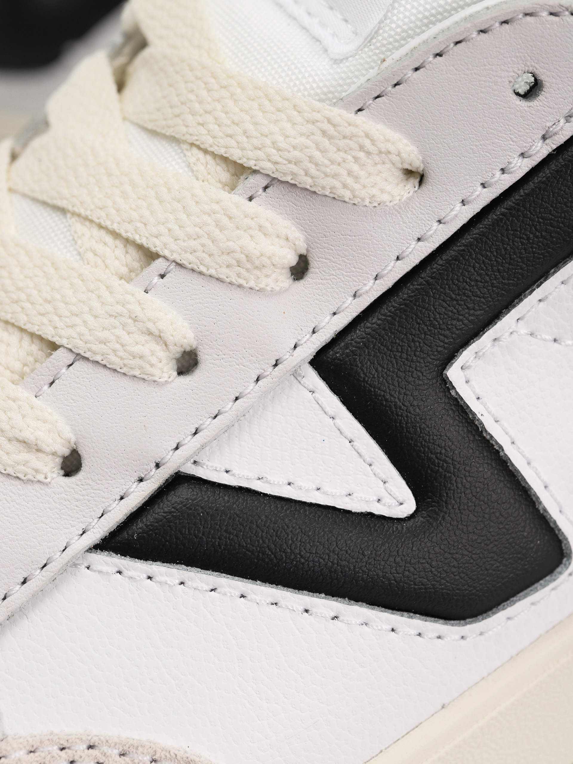 Pantofi Vans Lowland Cc Jmp R (multi sport true white/multi)
