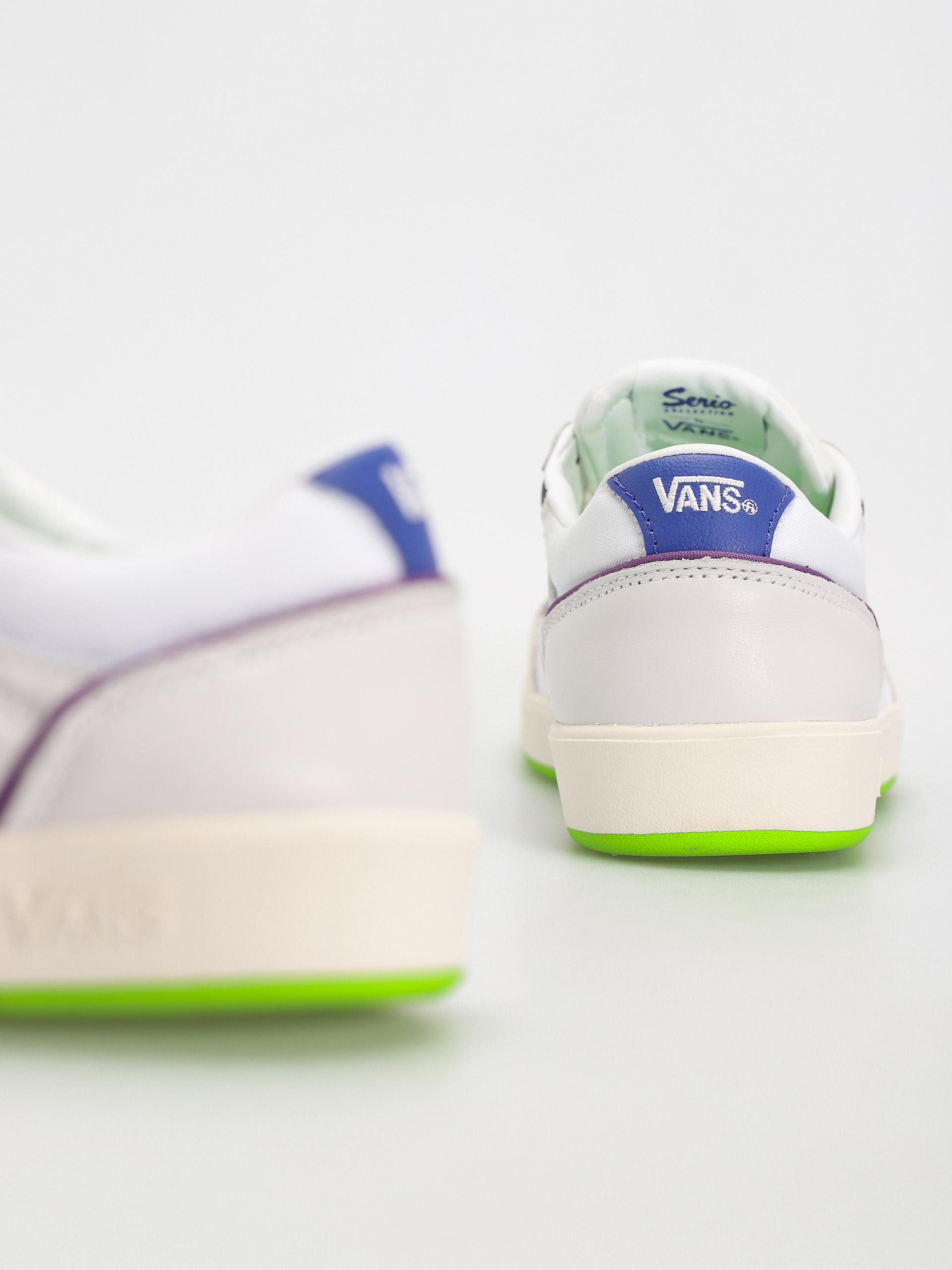 Pantofi Vans Lowland Cc Jmp R (multi sport true white/multi)