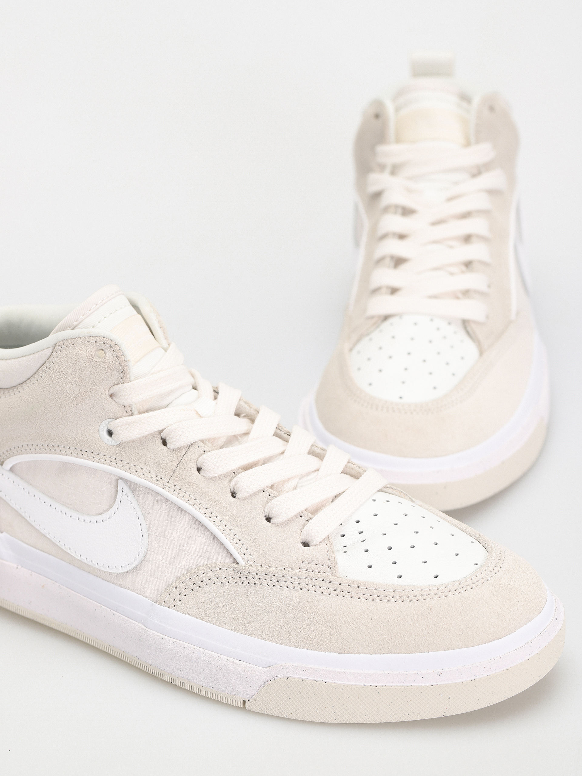 Pantofi Nike SB React Leo (phantom/white summit white phantom)