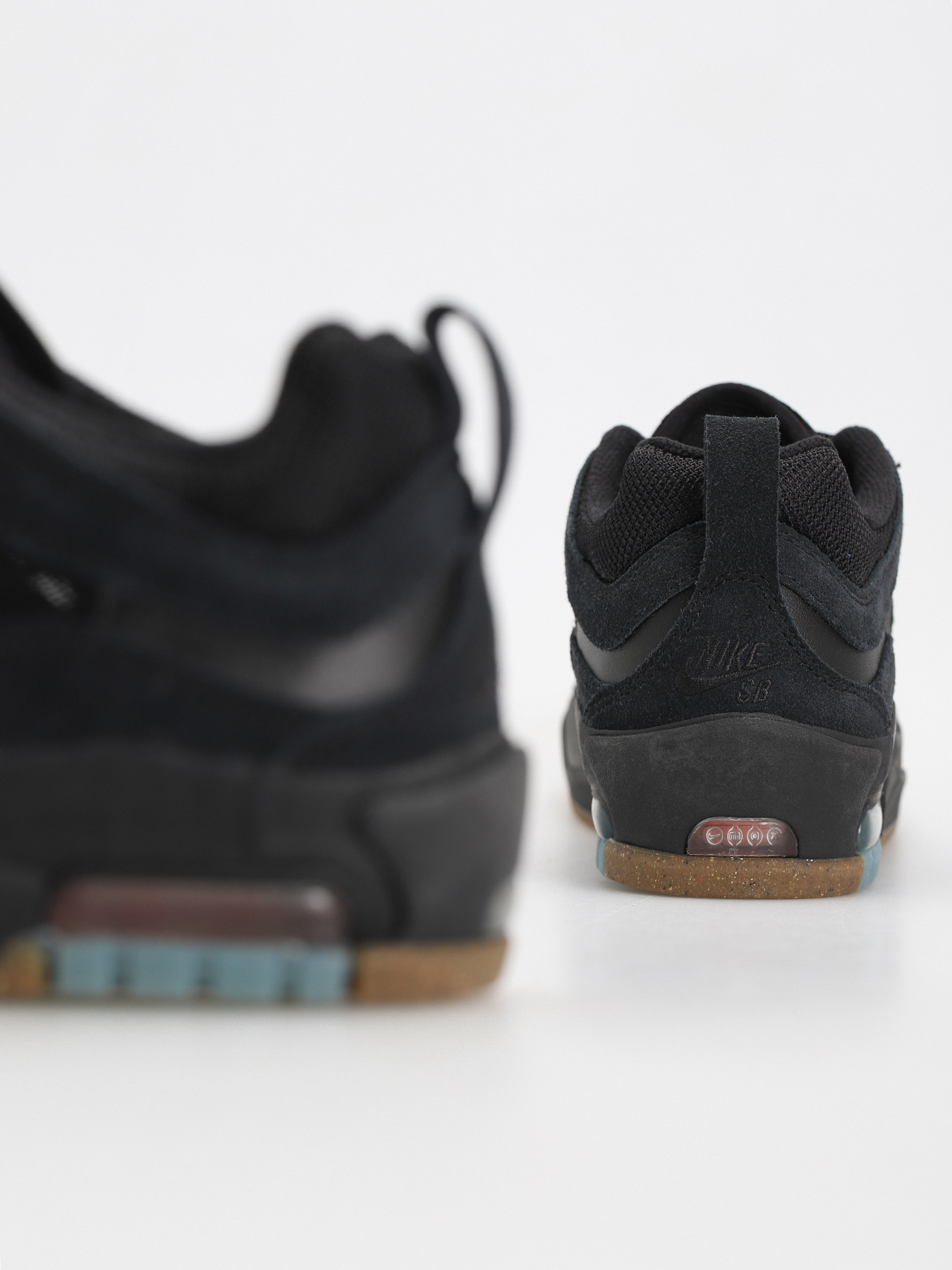 Pantofi Nike SB Air Max Ishod (black/black anthracite black)