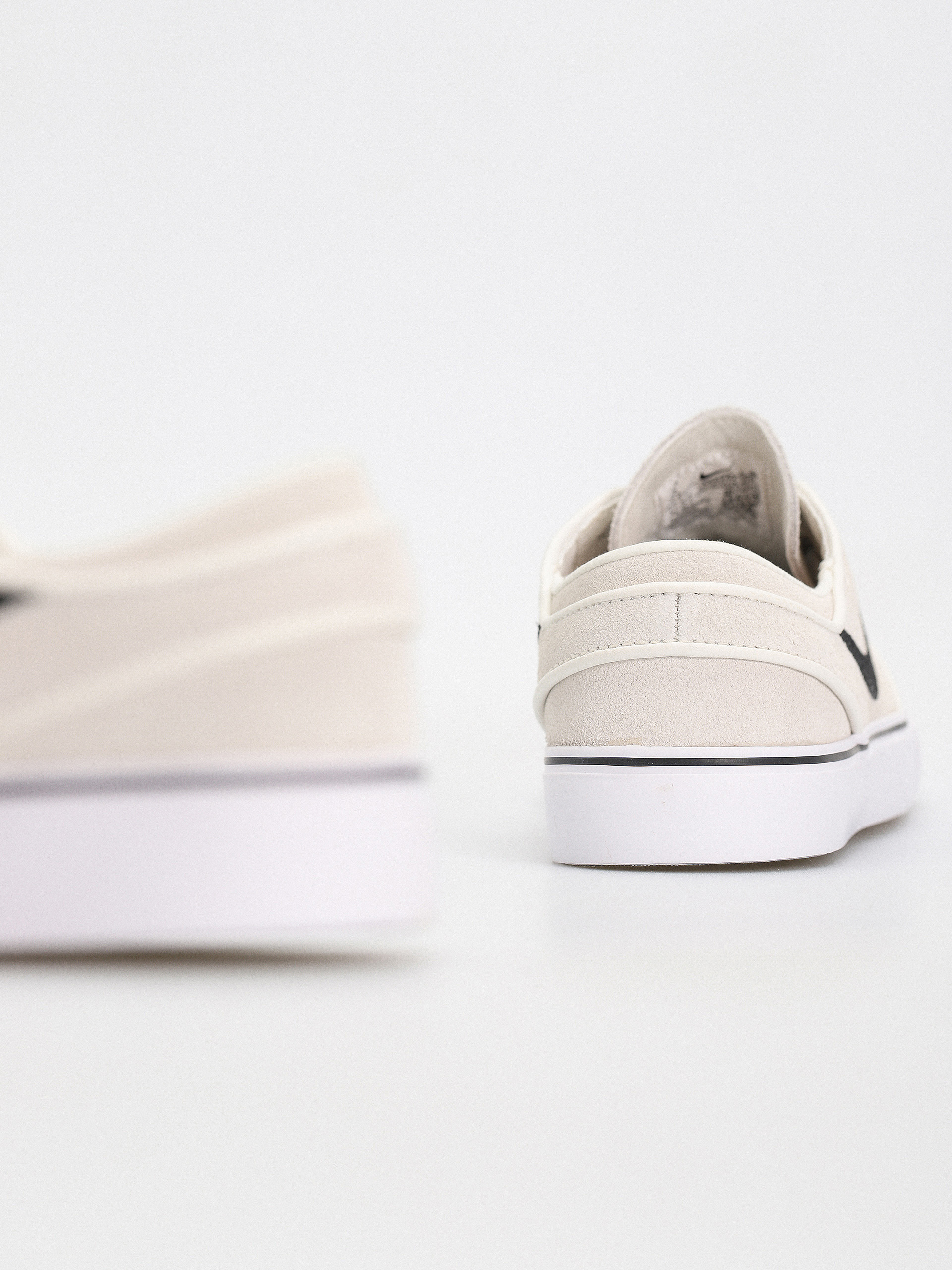 Pantofi Nike SB Zoom Janoski Og+ (summit white/black summit white white)