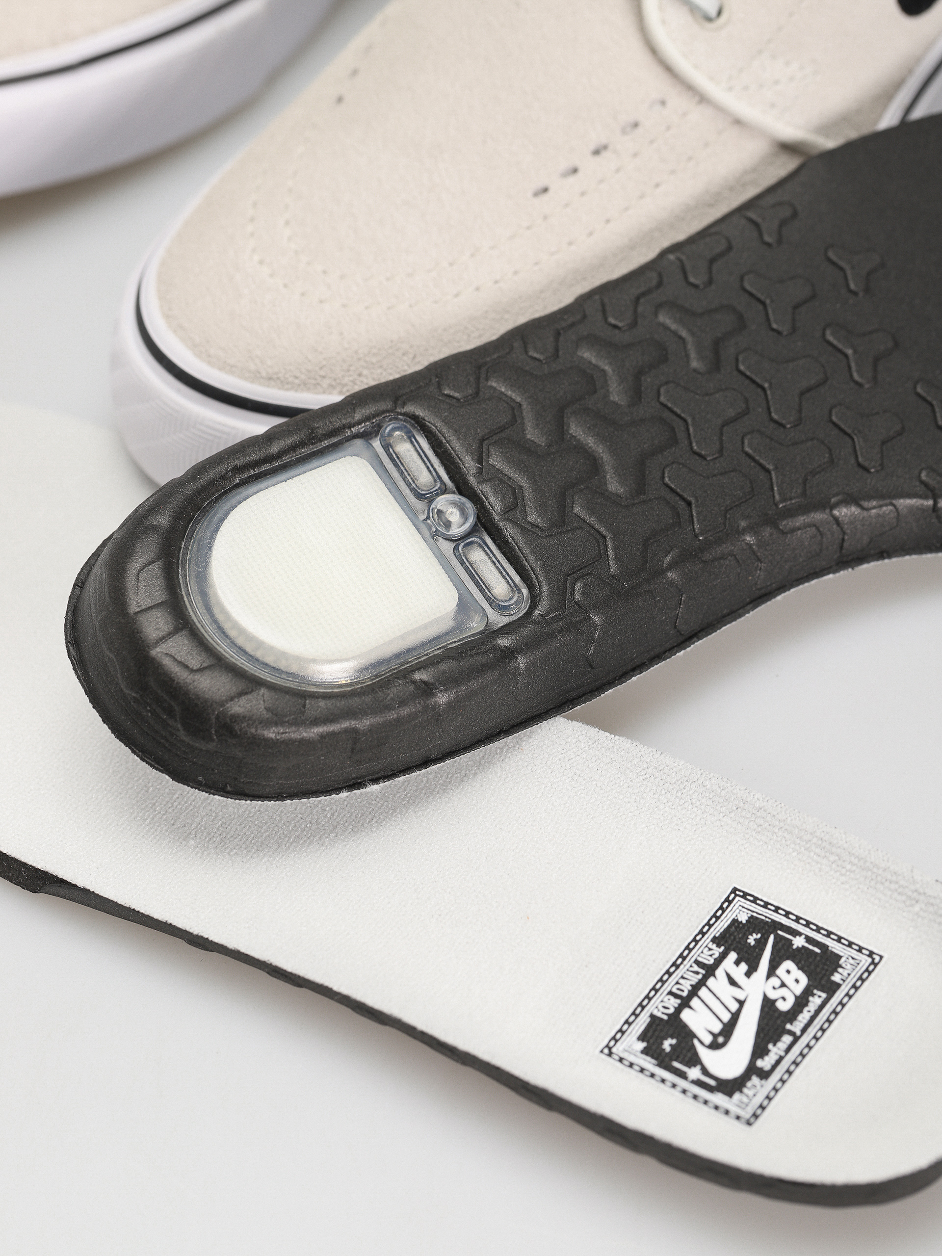 Pantofi Nike SB Zoom Janoski Og+ (summit white/black summit white white)