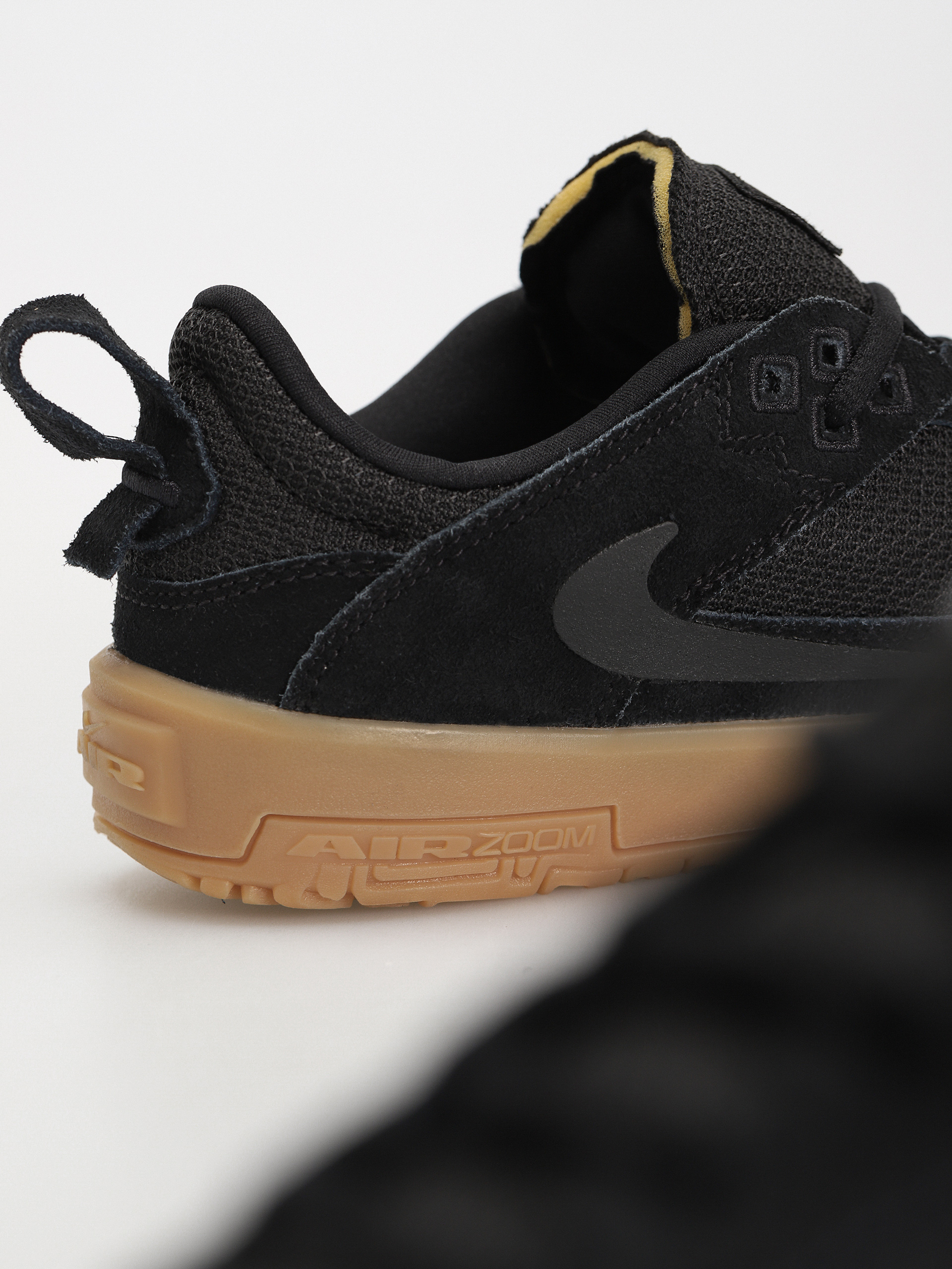 Pantofi Nike SB Day One JR (black/black gum light brown white)