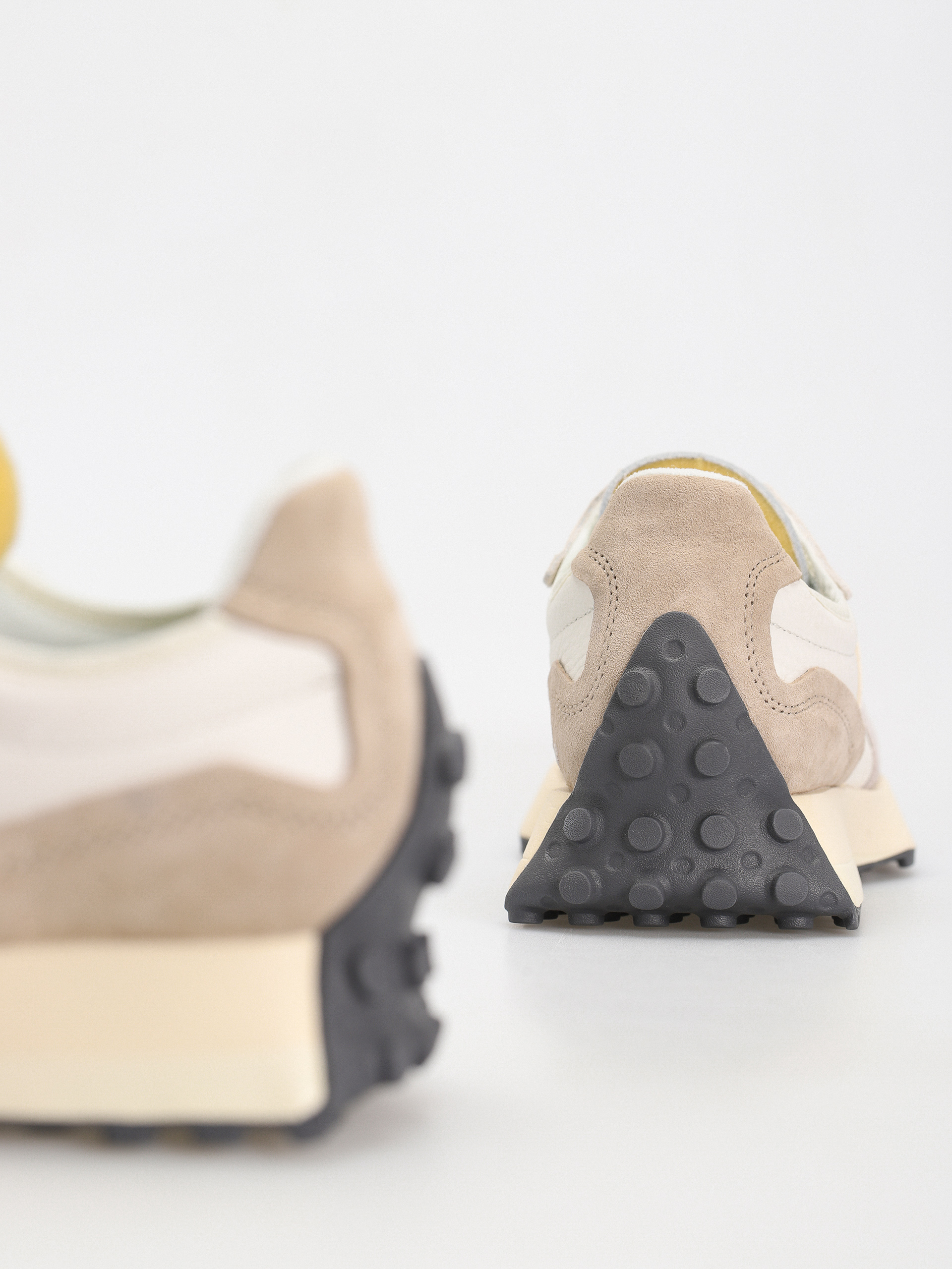 Pantofi New Balance 327 (sea salt brown)