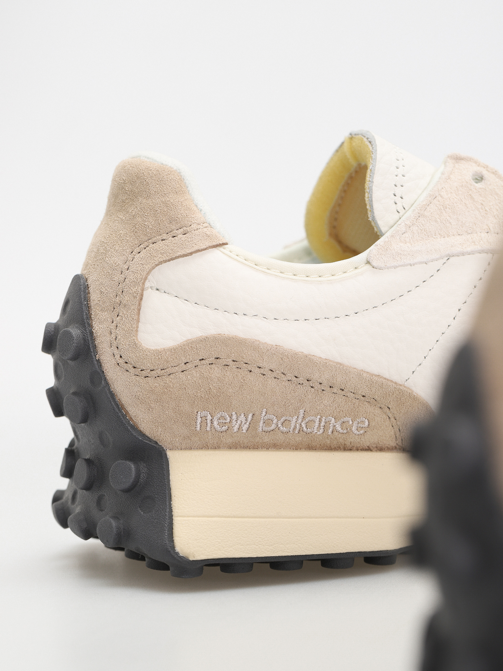 Pantofi New Balance 327 (sea salt brown)