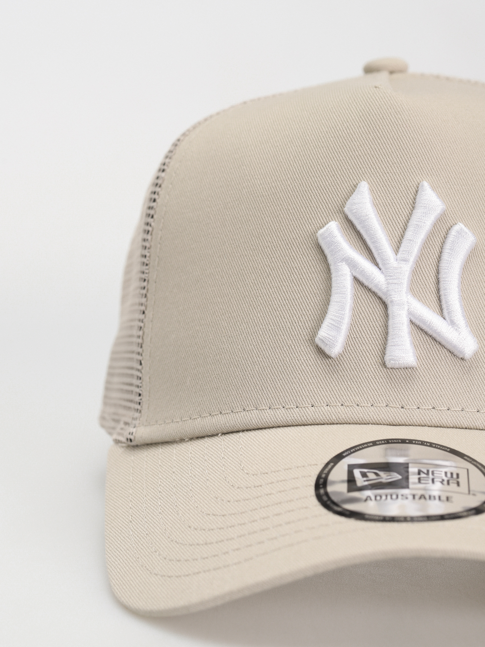 Șapcă New Era League Essential Trucker New York Yankees (beige)