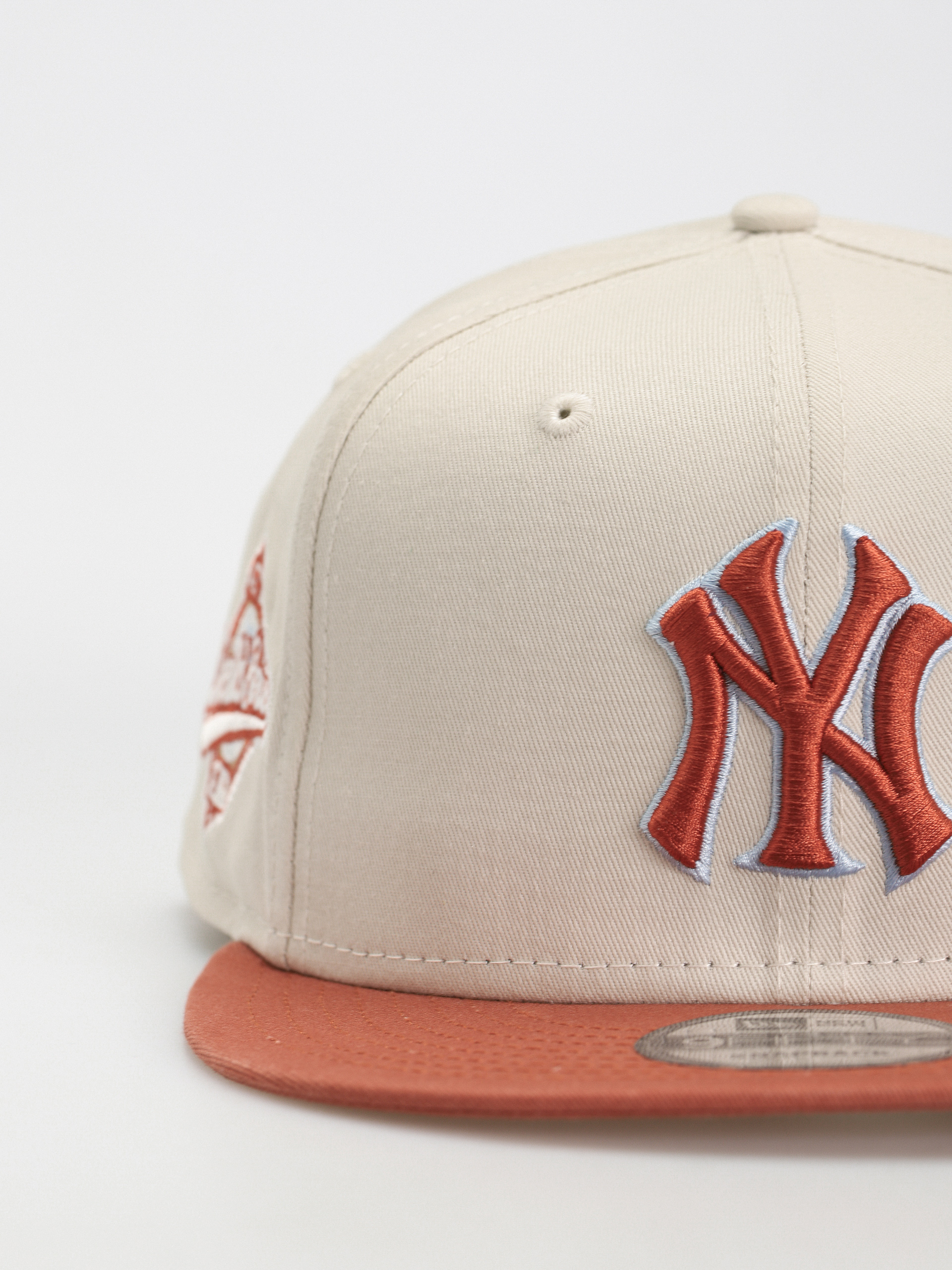 Șapcă New Era MLB Patch 9Fifty New York Yankees (ivory/terracotta)