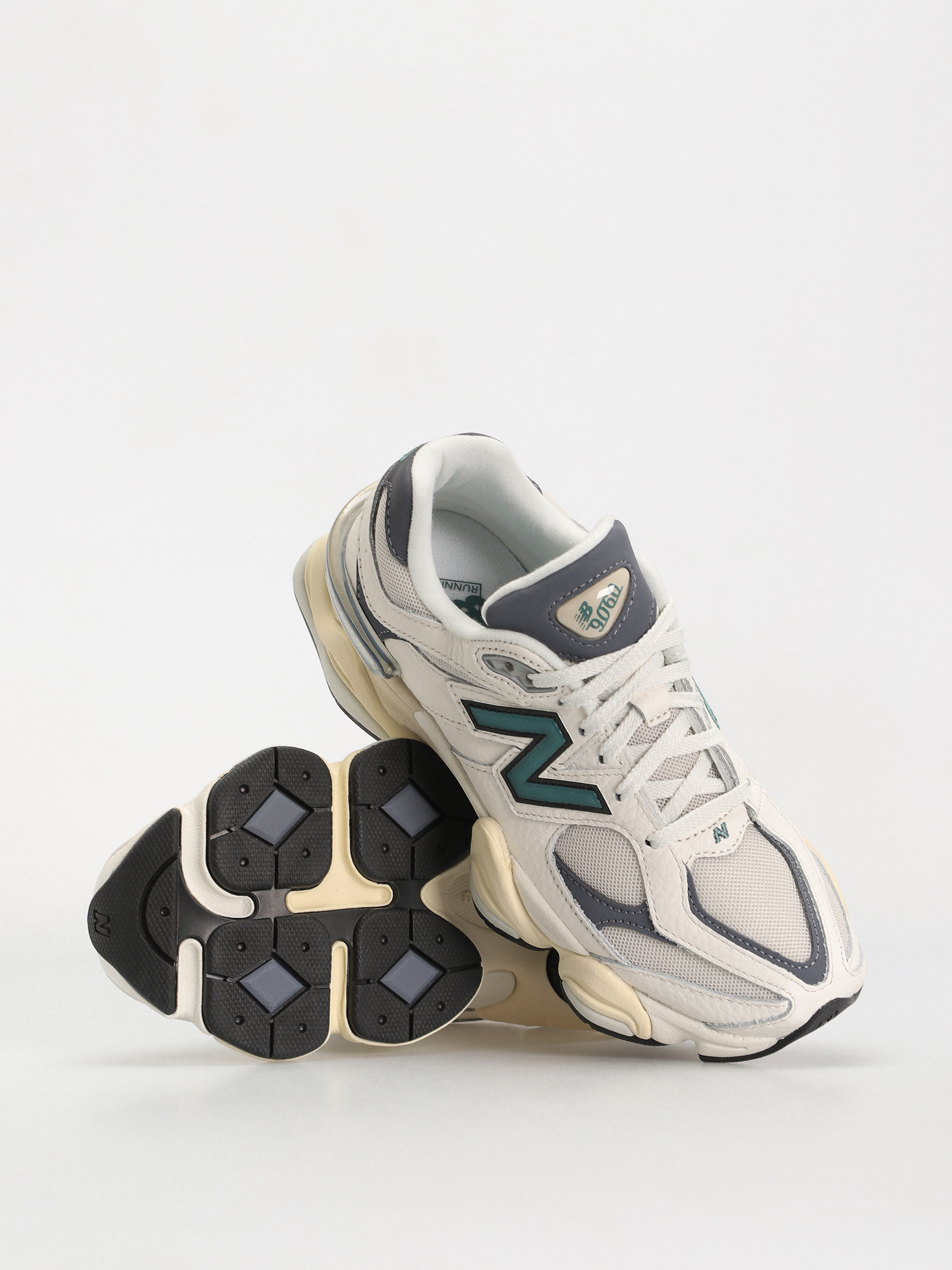 Pantofi New Balance 9060 - alb (sea salt)