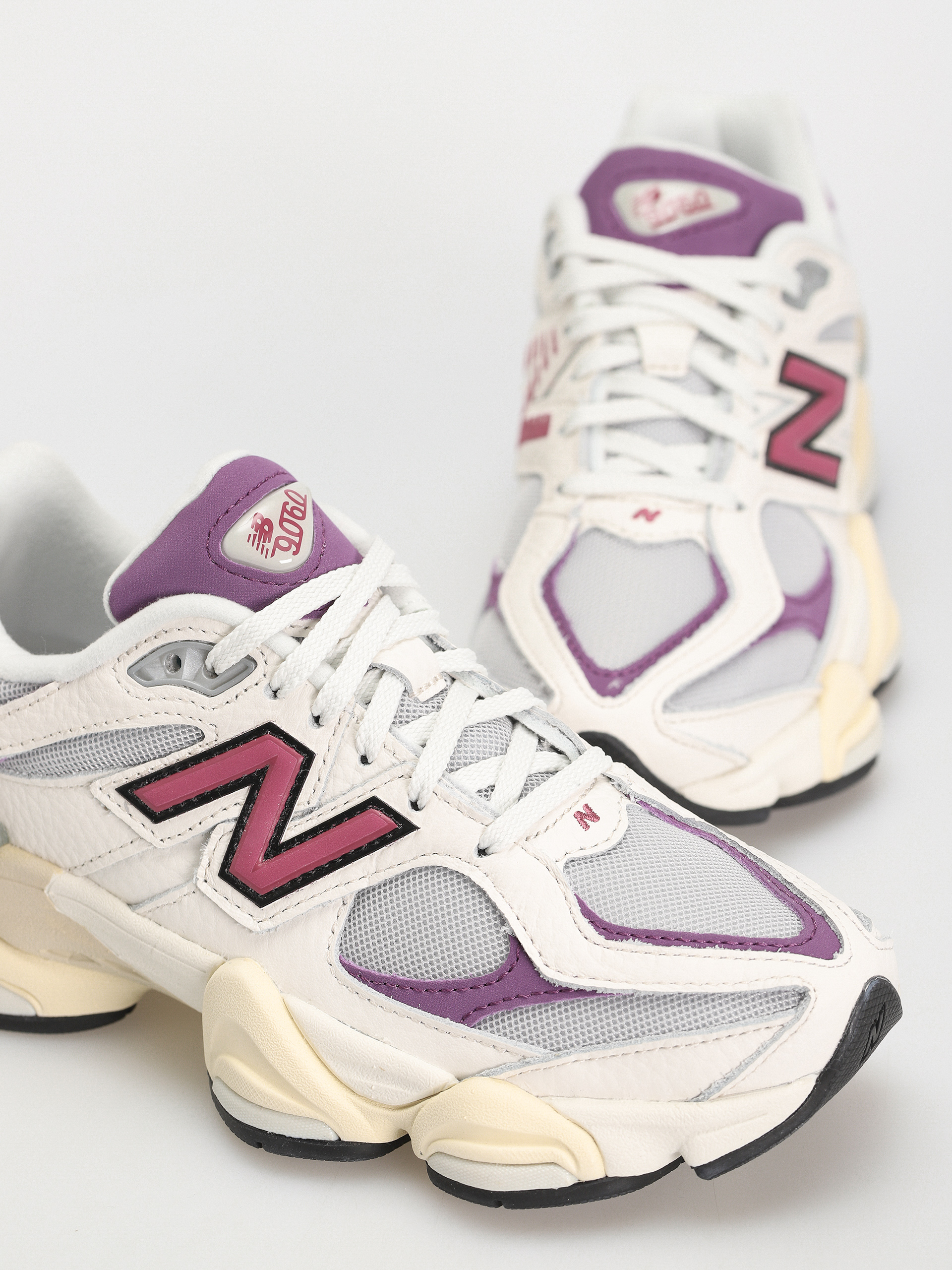 Pantofi New Balance 9060 (sea salt purple)