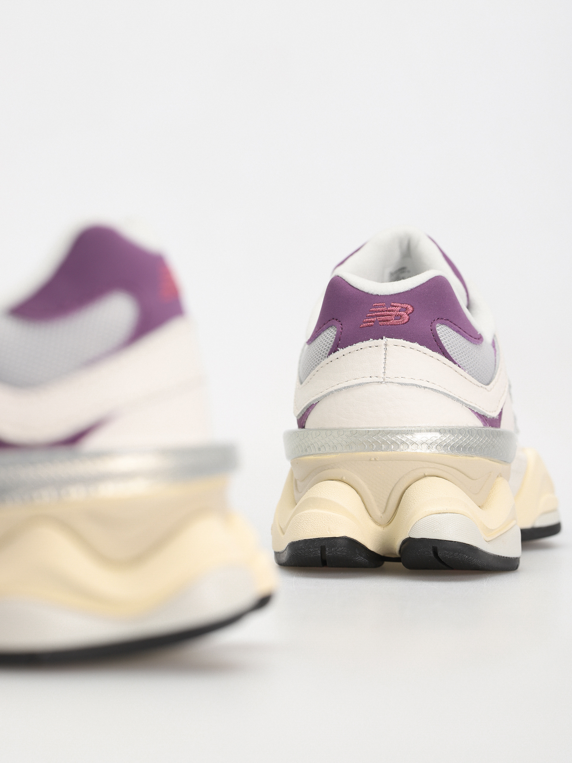 Pantofi New Balance 9060 (sea salt purple)