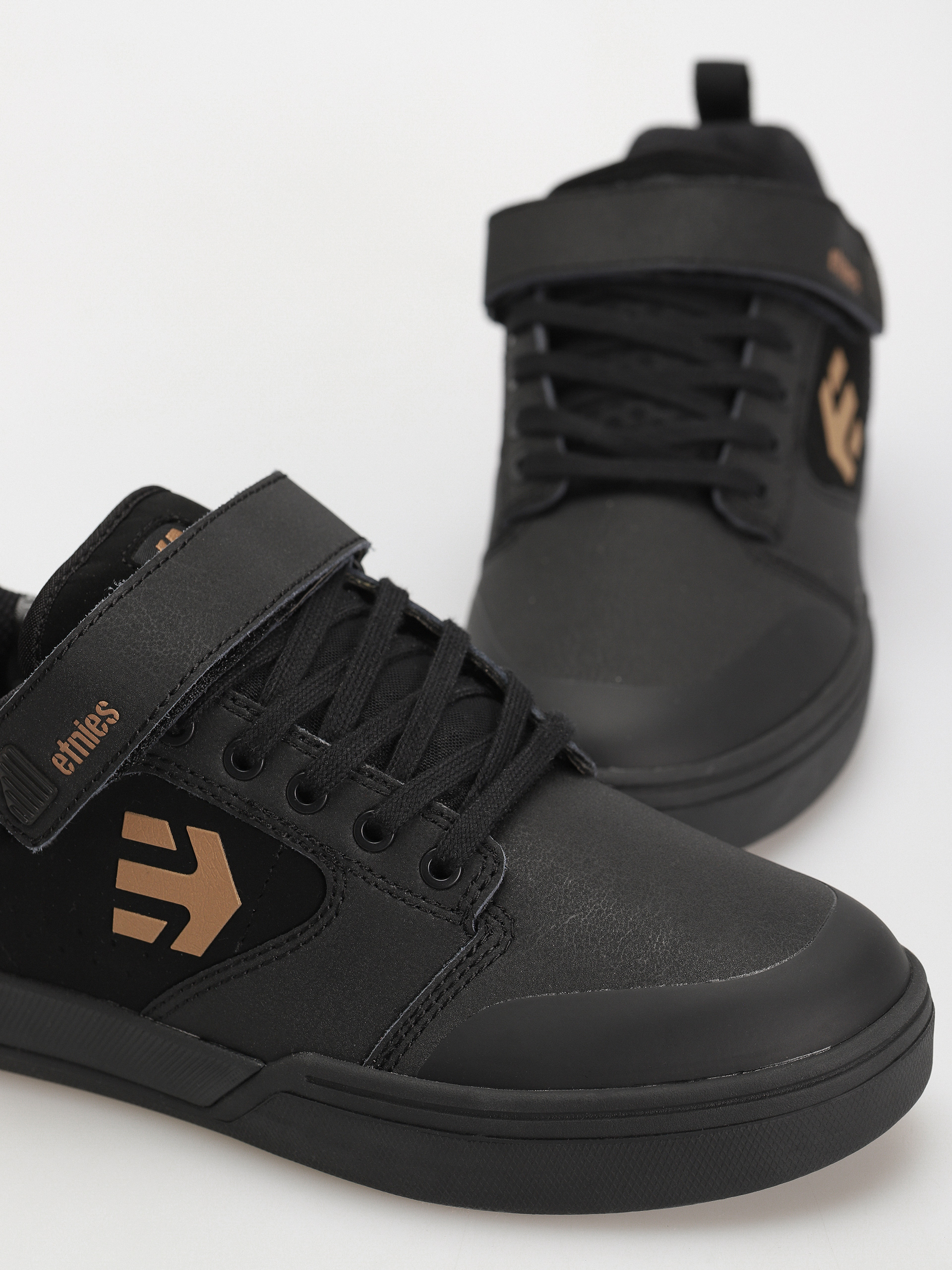 Pantofi Etnies Camber Clip (black/gold)