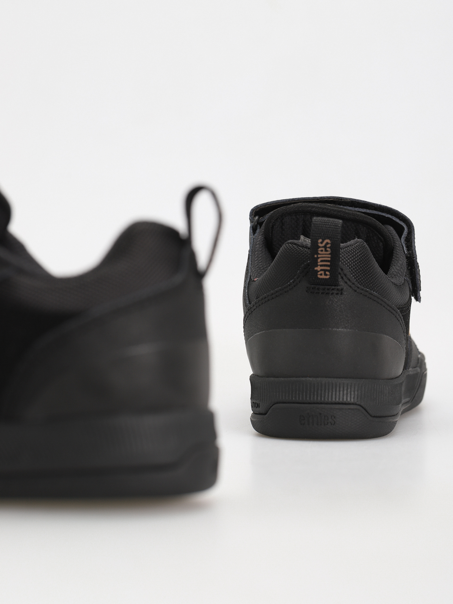 Pantofi Etnies Camber Clip (black/gold)