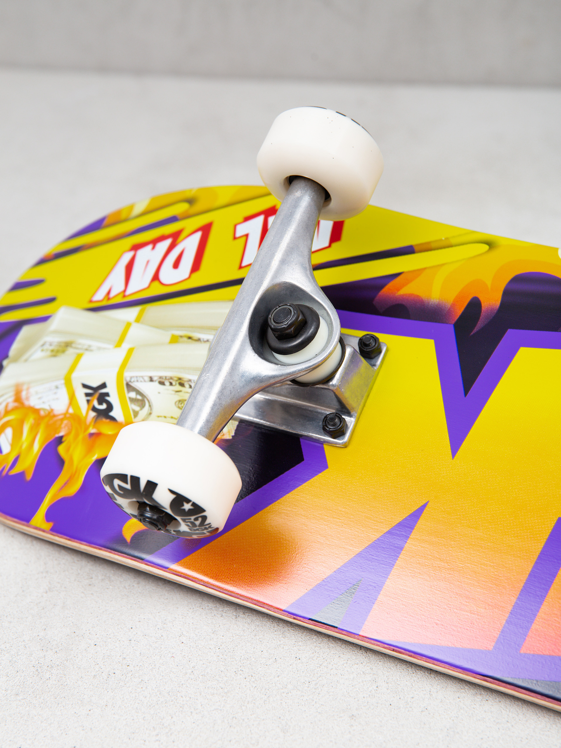 Skateboard DGK Street Heat (purple/yellow)