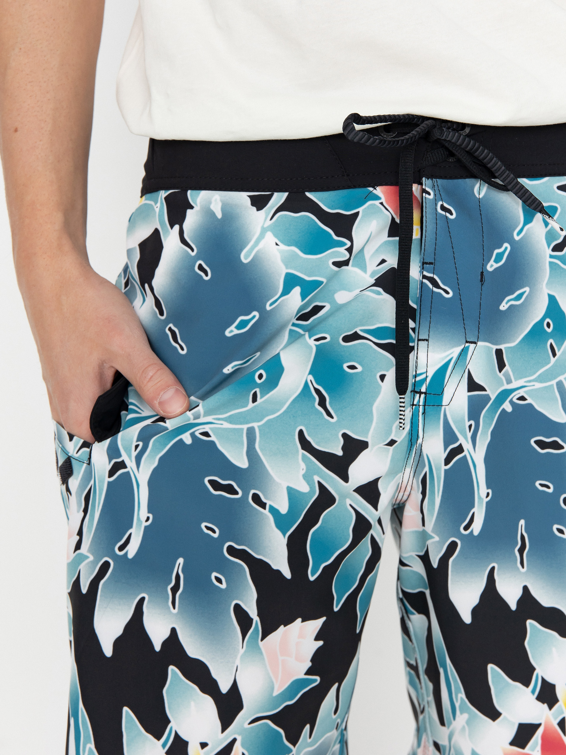 Șort pentru plajă Volcom Leaf It Mod 19 (black)