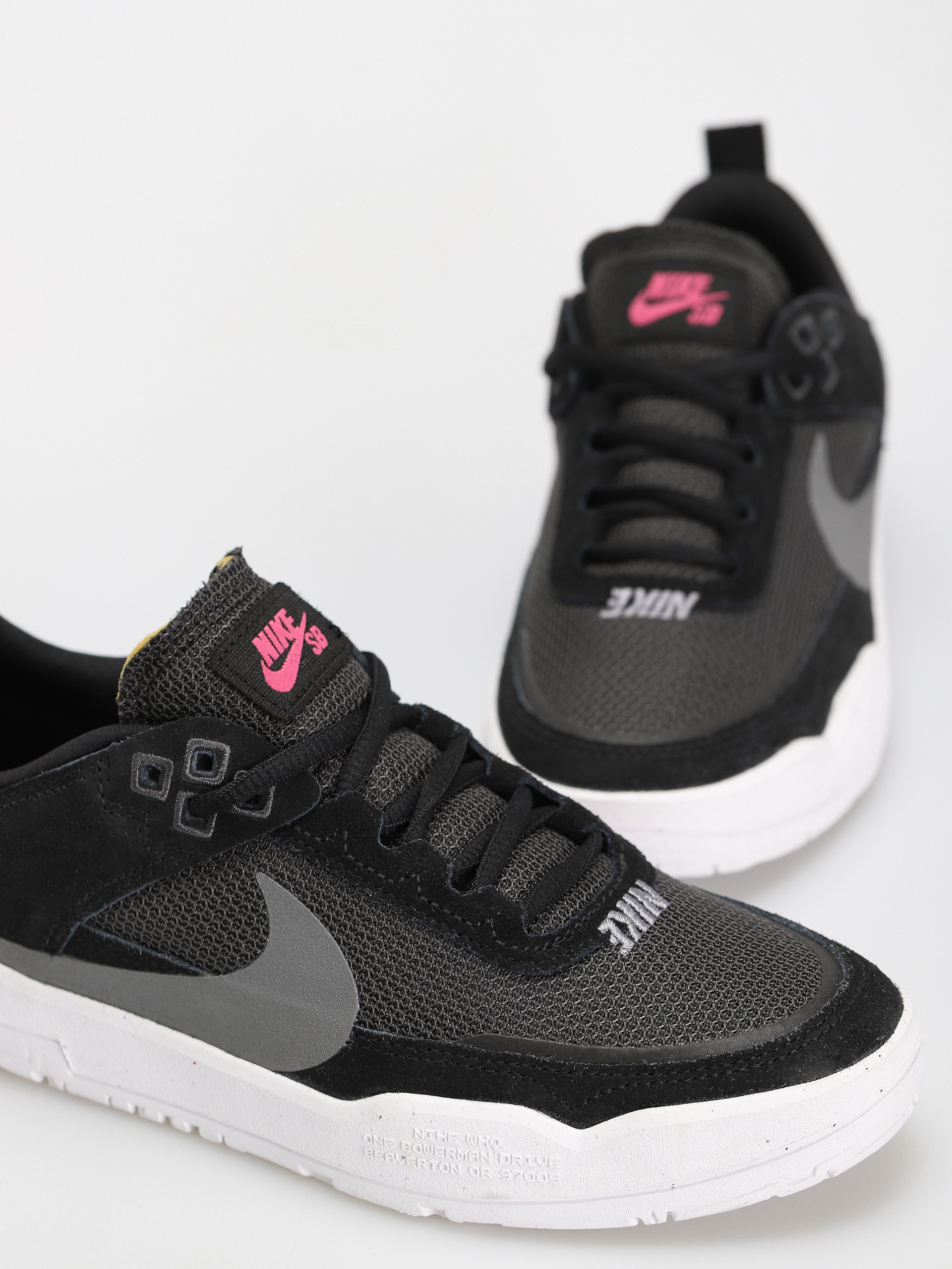 Pantofi Nike SB Day One JR (black/cool grey anthracite alchemy pink)