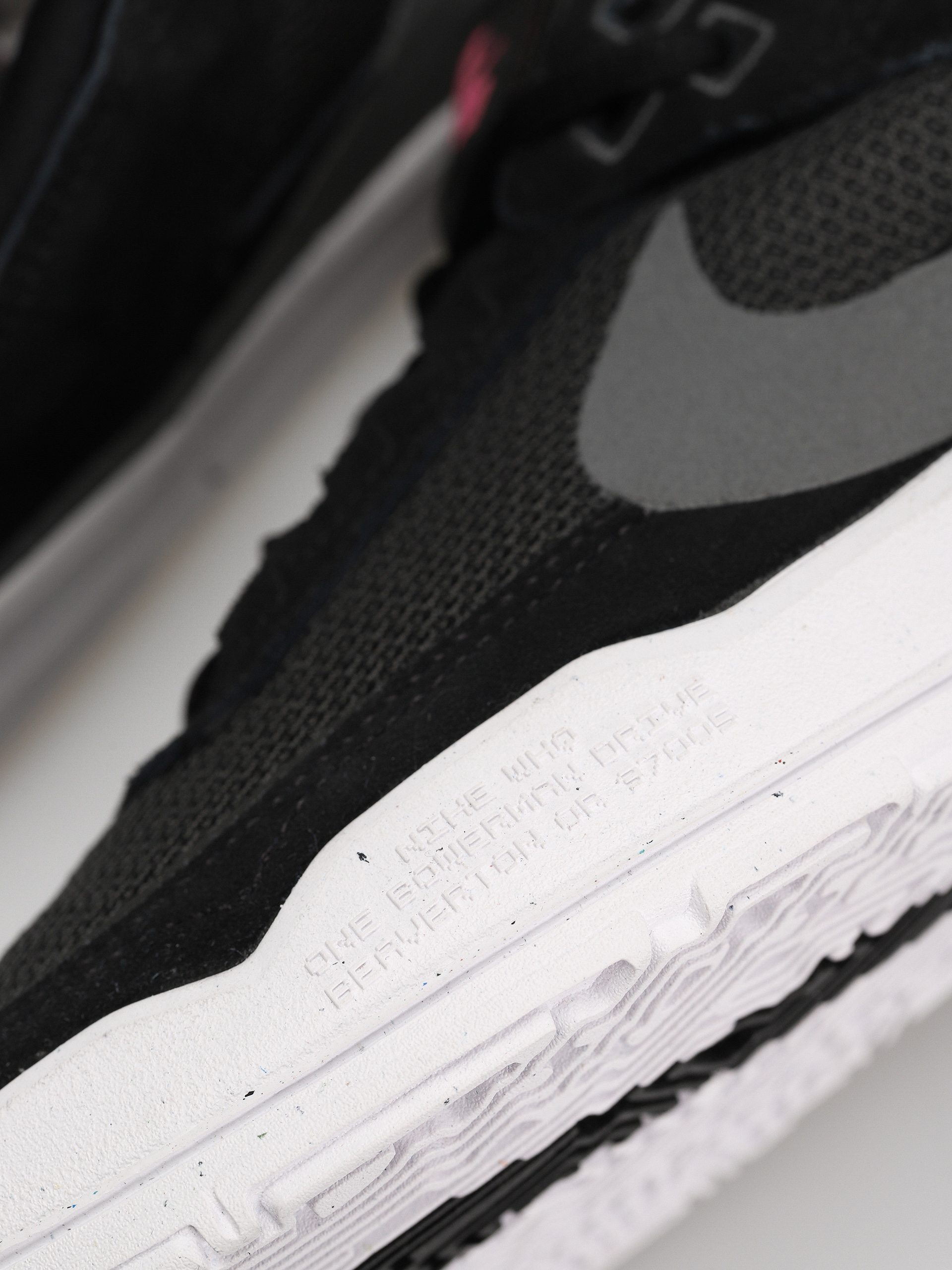 Pantofi Nike SB Day One JR (black/cool grey anthracite alchemy pink)