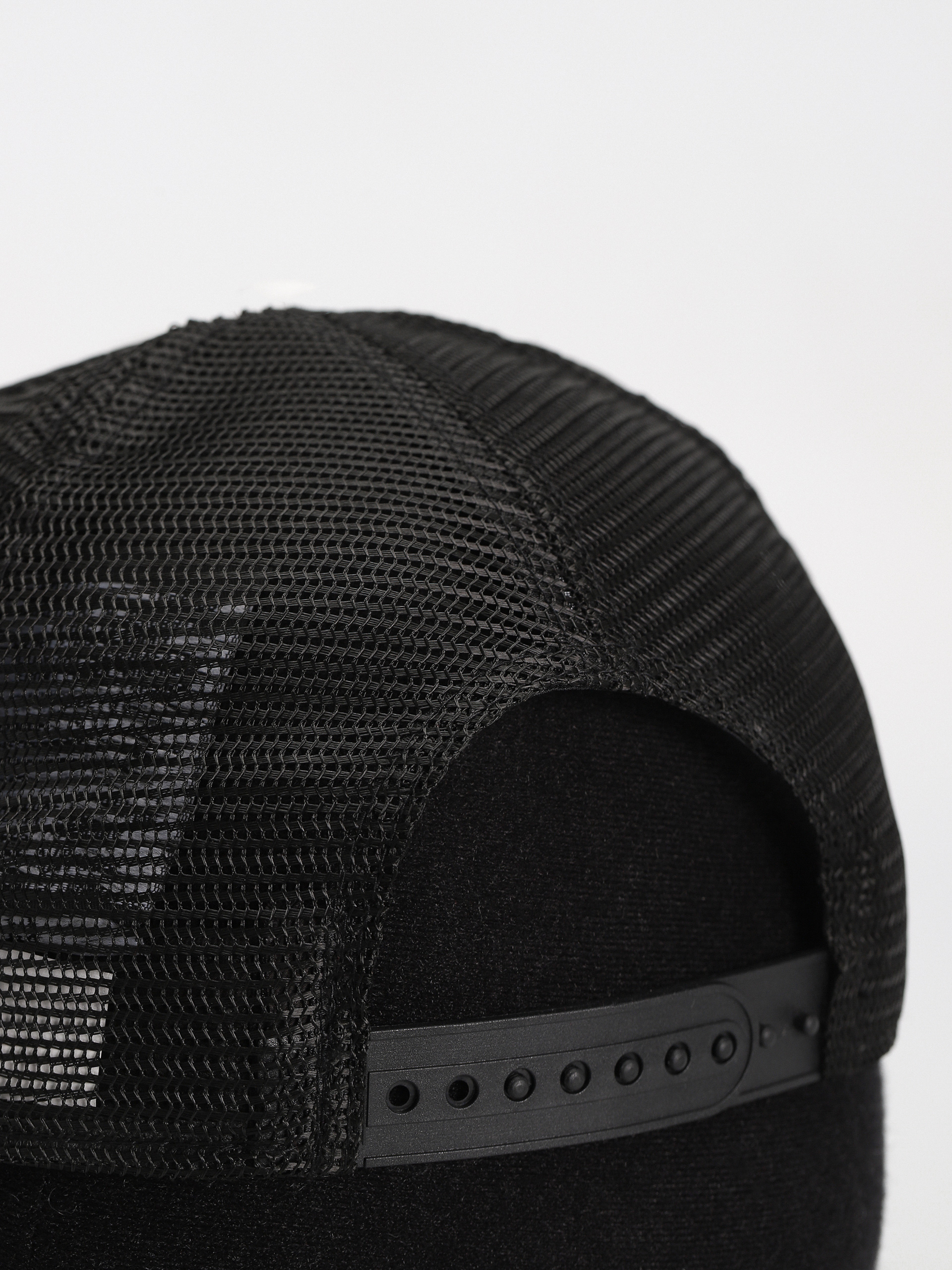 Șapcă New Era Rhinestone Trucker Wmn (black/red)