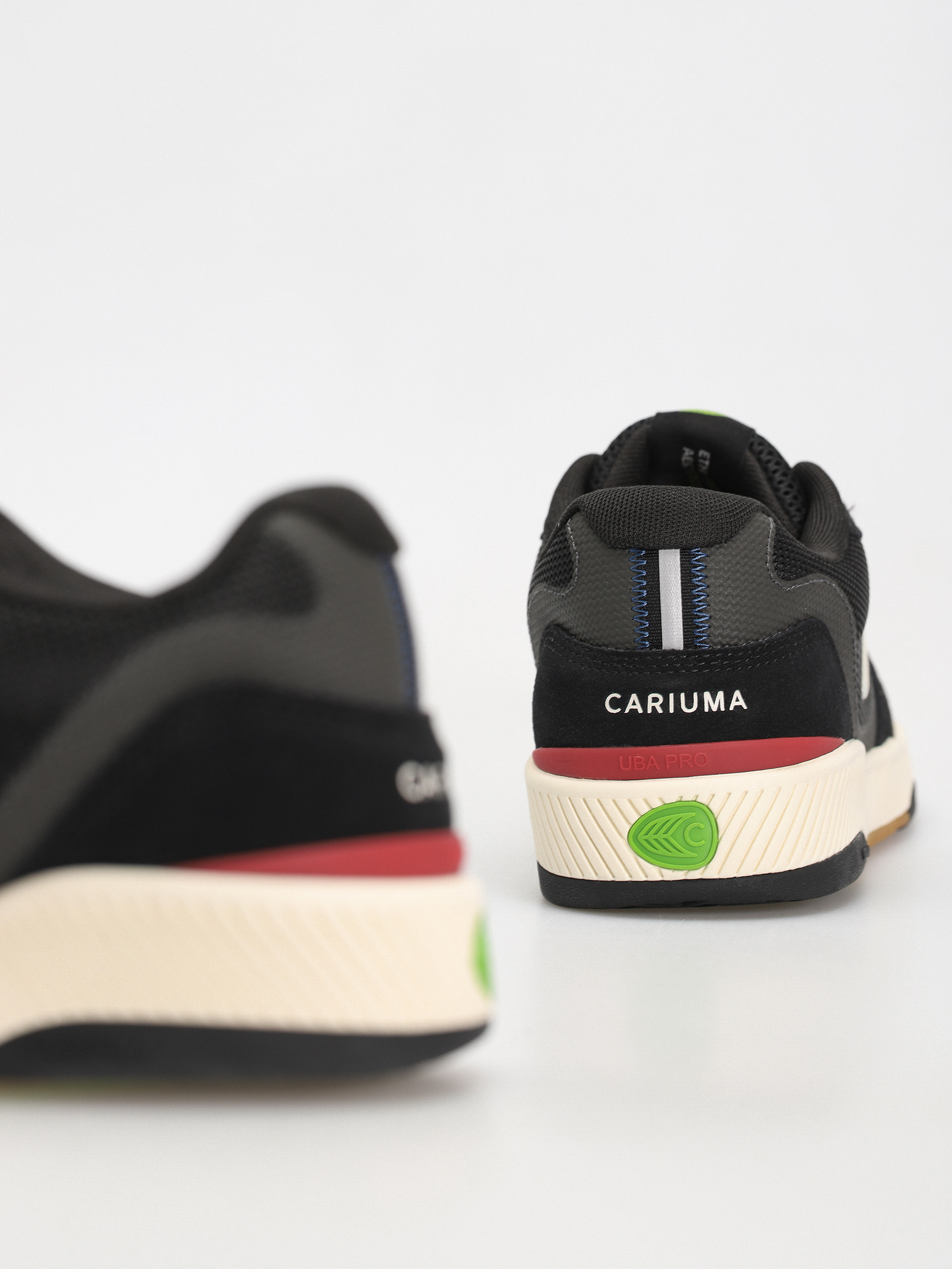 Pantofi Cariuma UBA PRO (black/red & ivory)