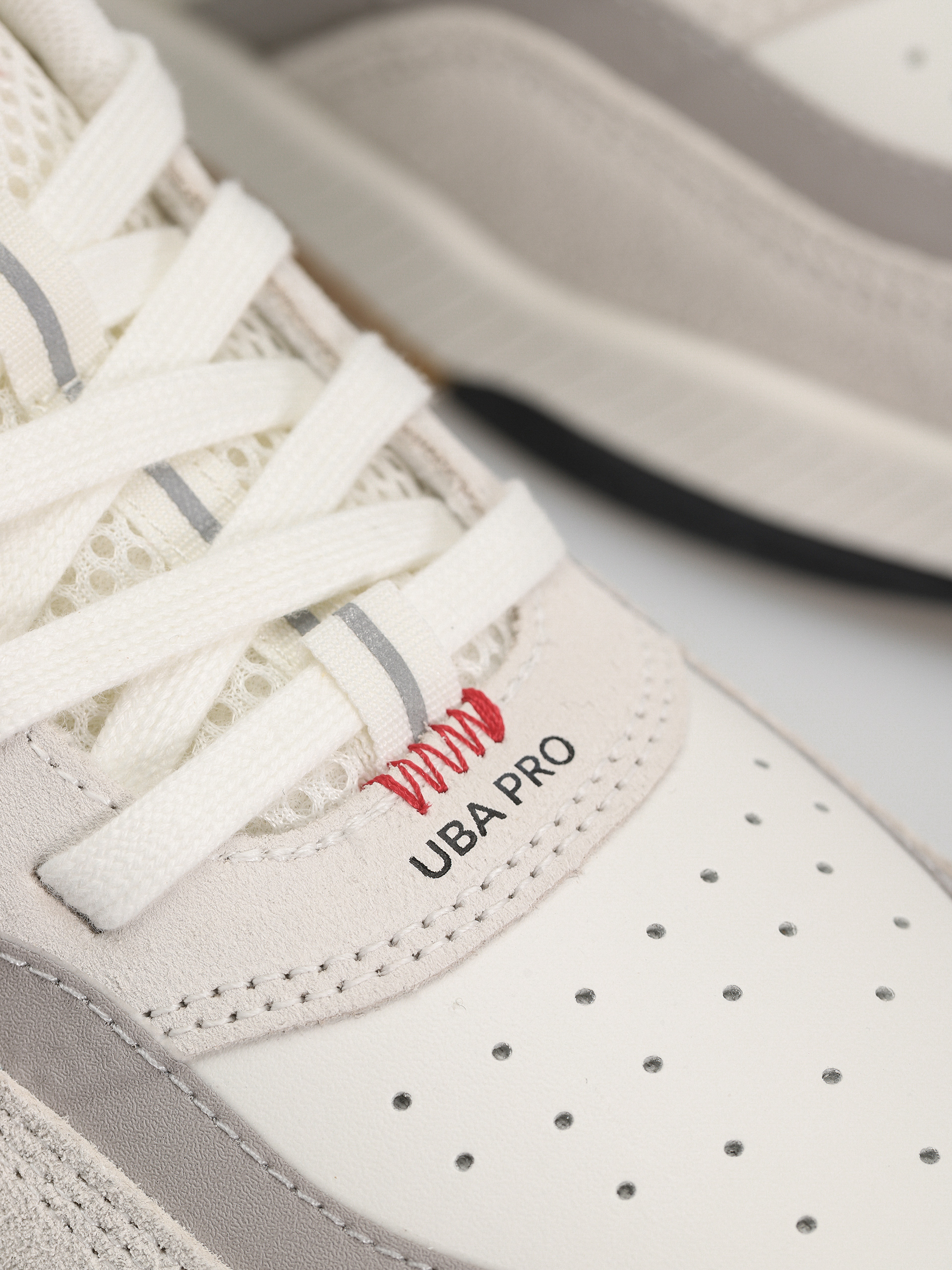 Pantofi Cariuma UBA PRO (smoke white/red & black)