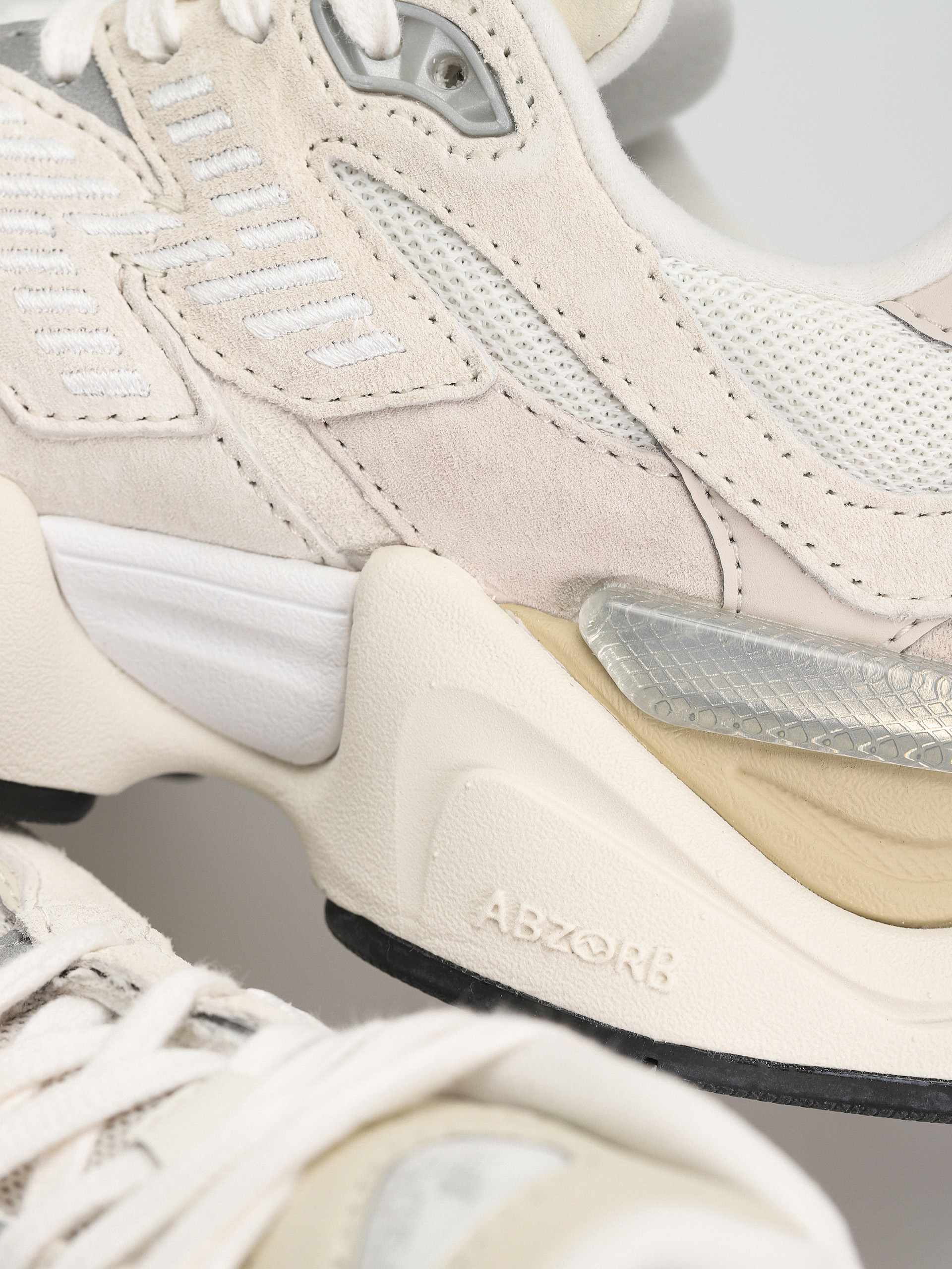 Pantofi New Balance 9060 (sea salt moonbeam)