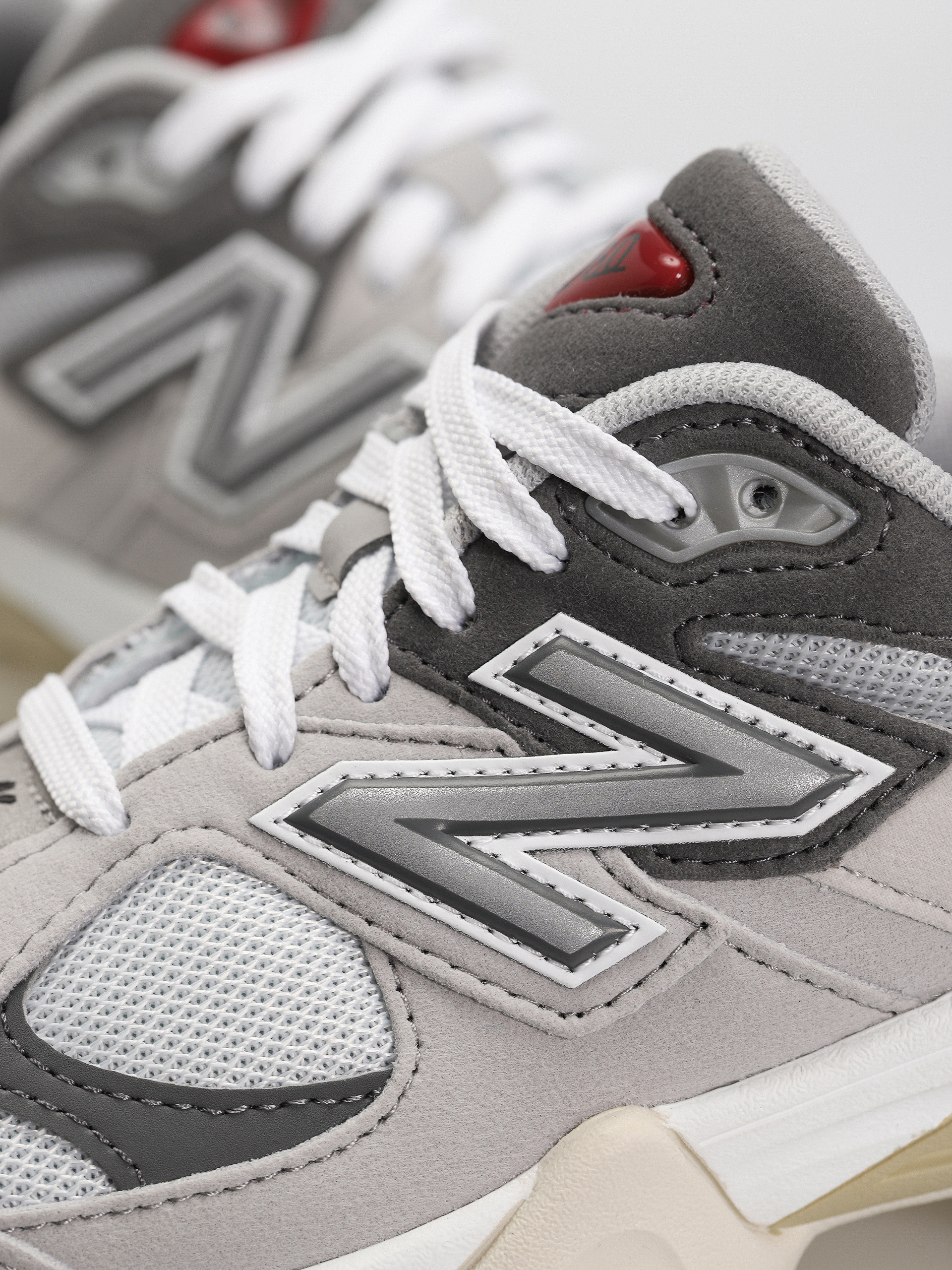 Pantofi New Balance 9060 JR (raincloud)