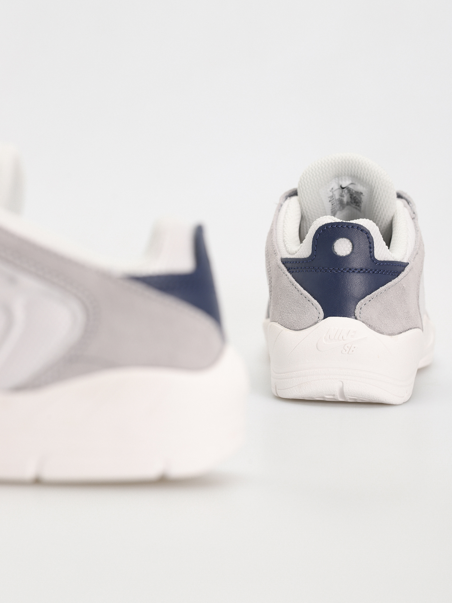Pantofi Nike SB Vertebrae (platinum tint/midnight navy wolf grey)