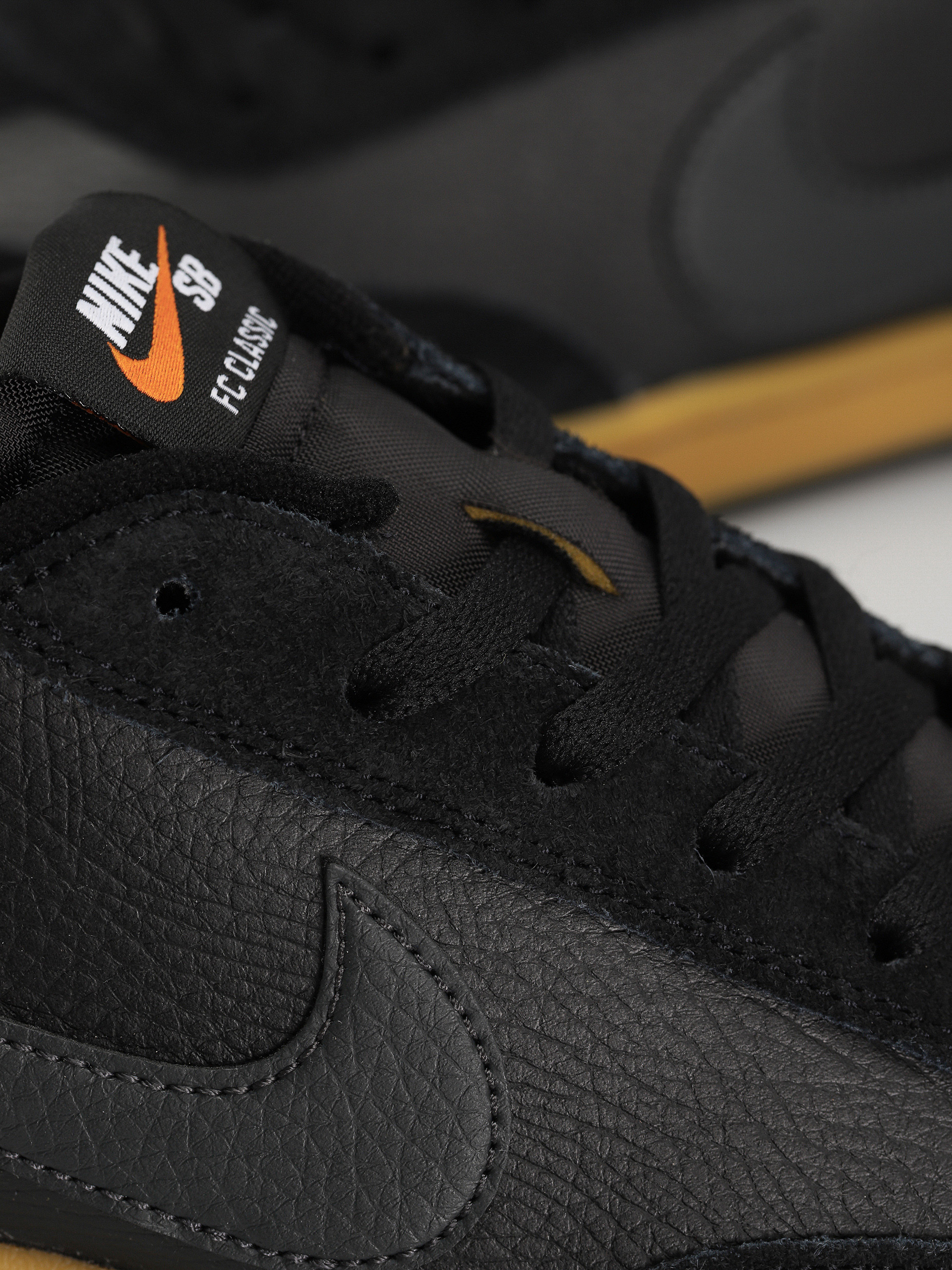 Pantofi Nike SB Sb Fc Classic (black/anthracite black vivid orange)