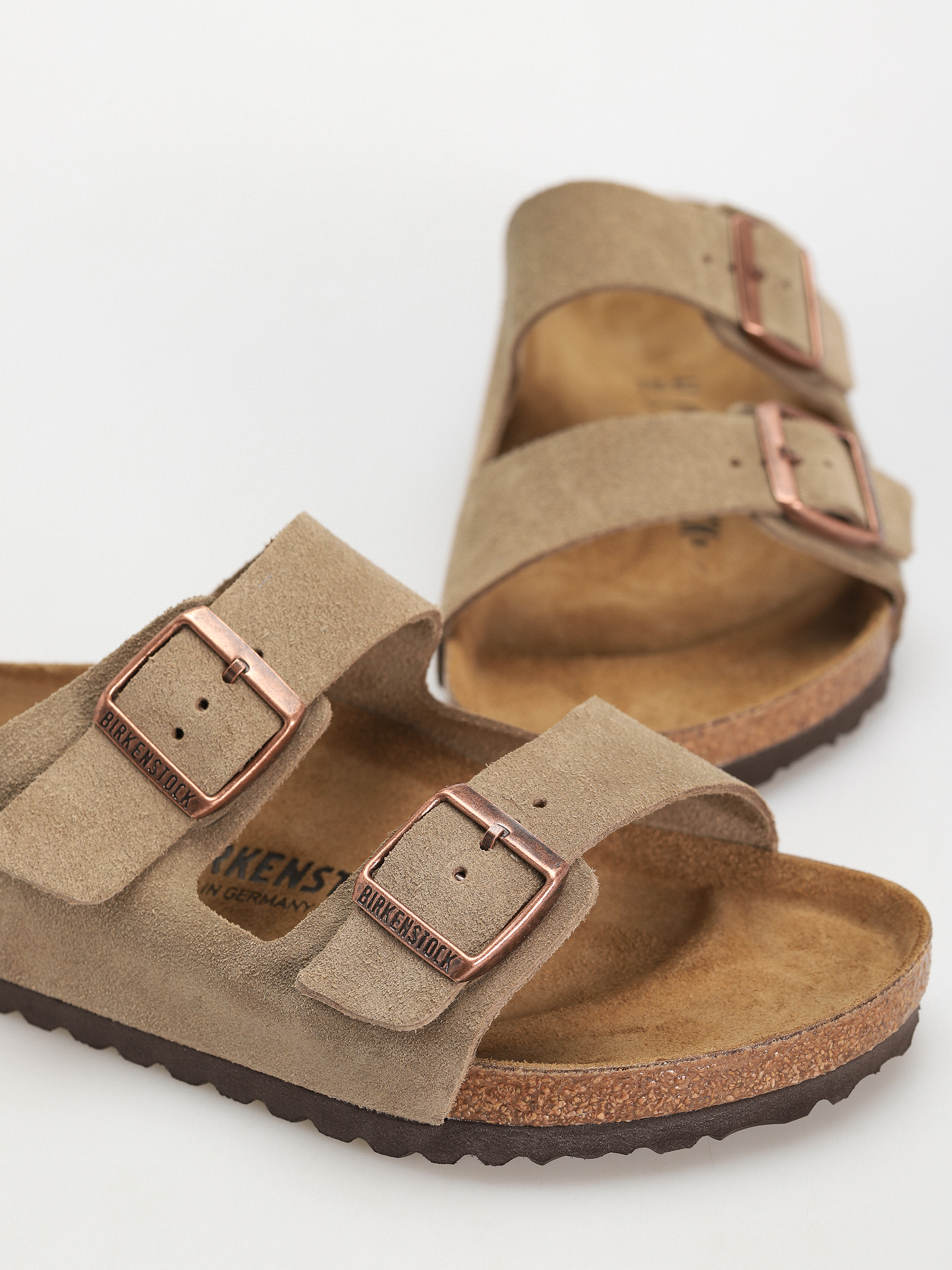 Șlapi Birkenstock Arizona Suede Leather Regular (taupe)