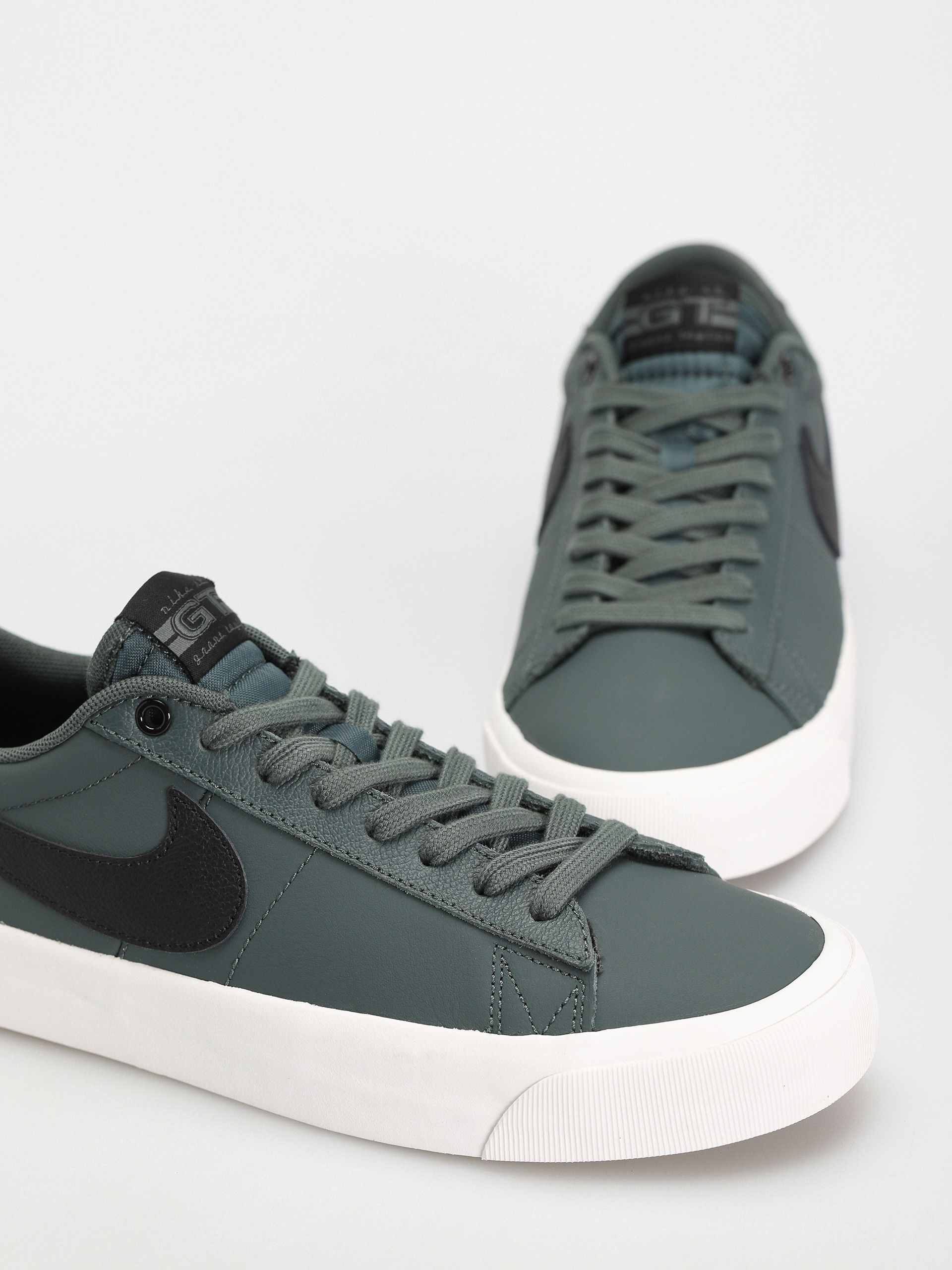 Pantofi Nike SB Blazer Low Pro Gt (vintage green/black vintage green)