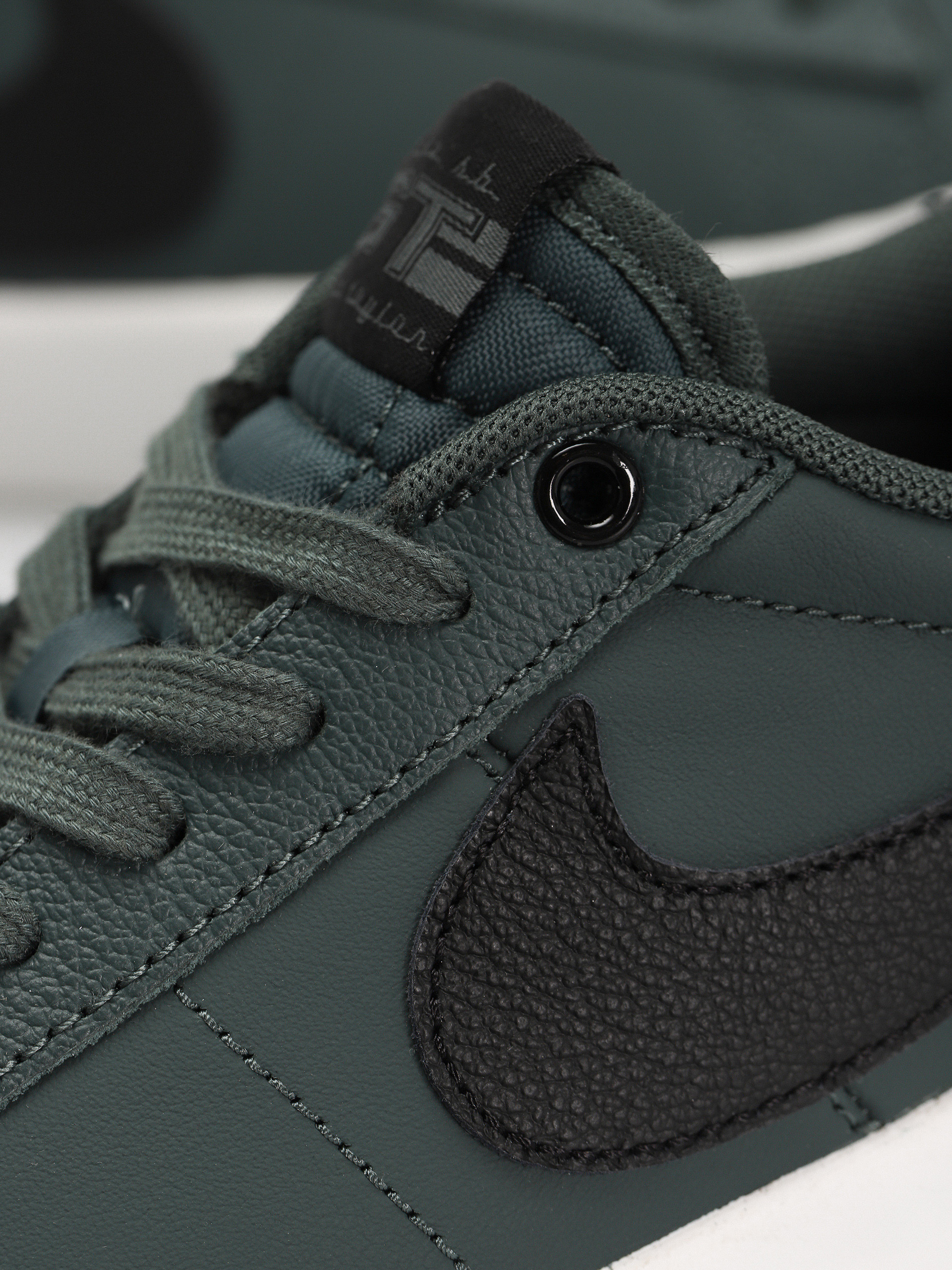 Pantofi Nike SB Blazer Low Pro Gt (vintage green/black vintage green)