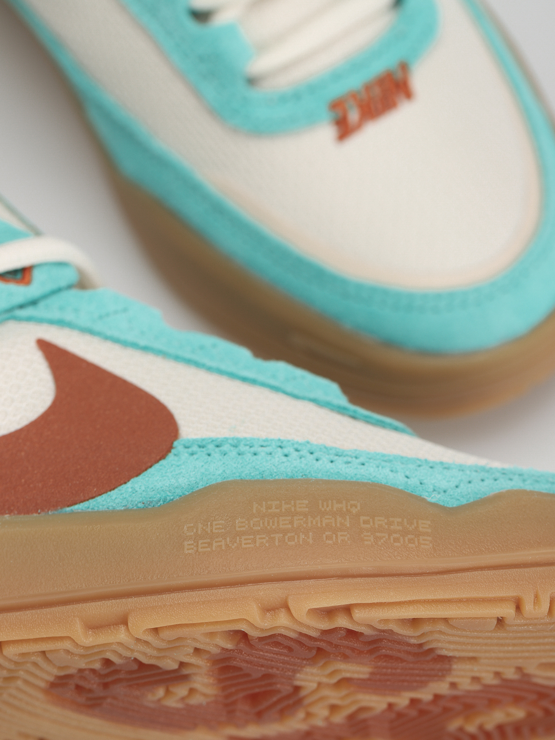 Pantofi Nike SB Day One JR (green frost/dark russet phantom)