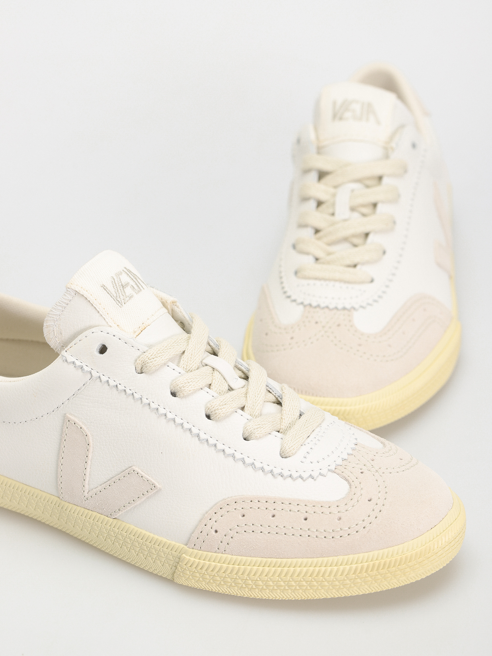 Pantofi Veja Volley Wmn (white natural)