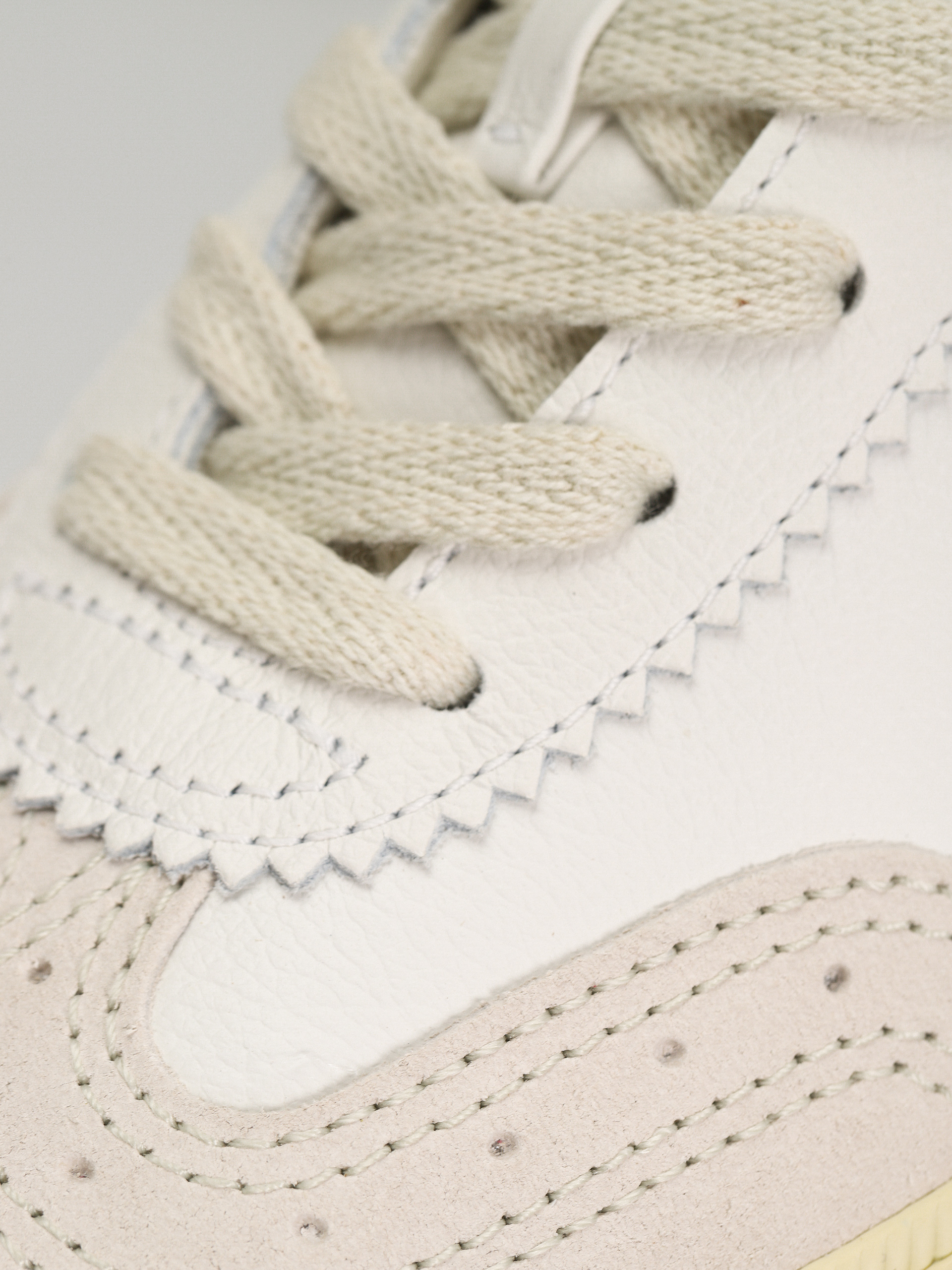 Pantofi Veja Volley Wmn (white natural)