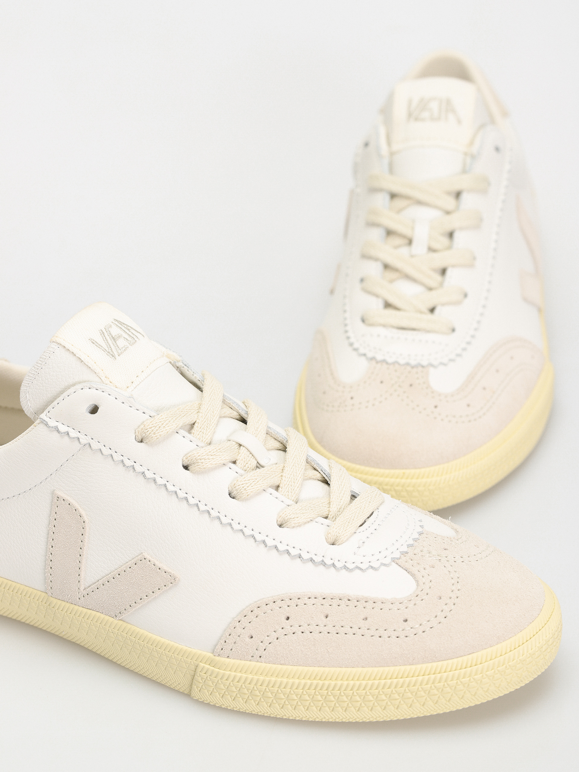 Pantofi Veja Volley (white natural)