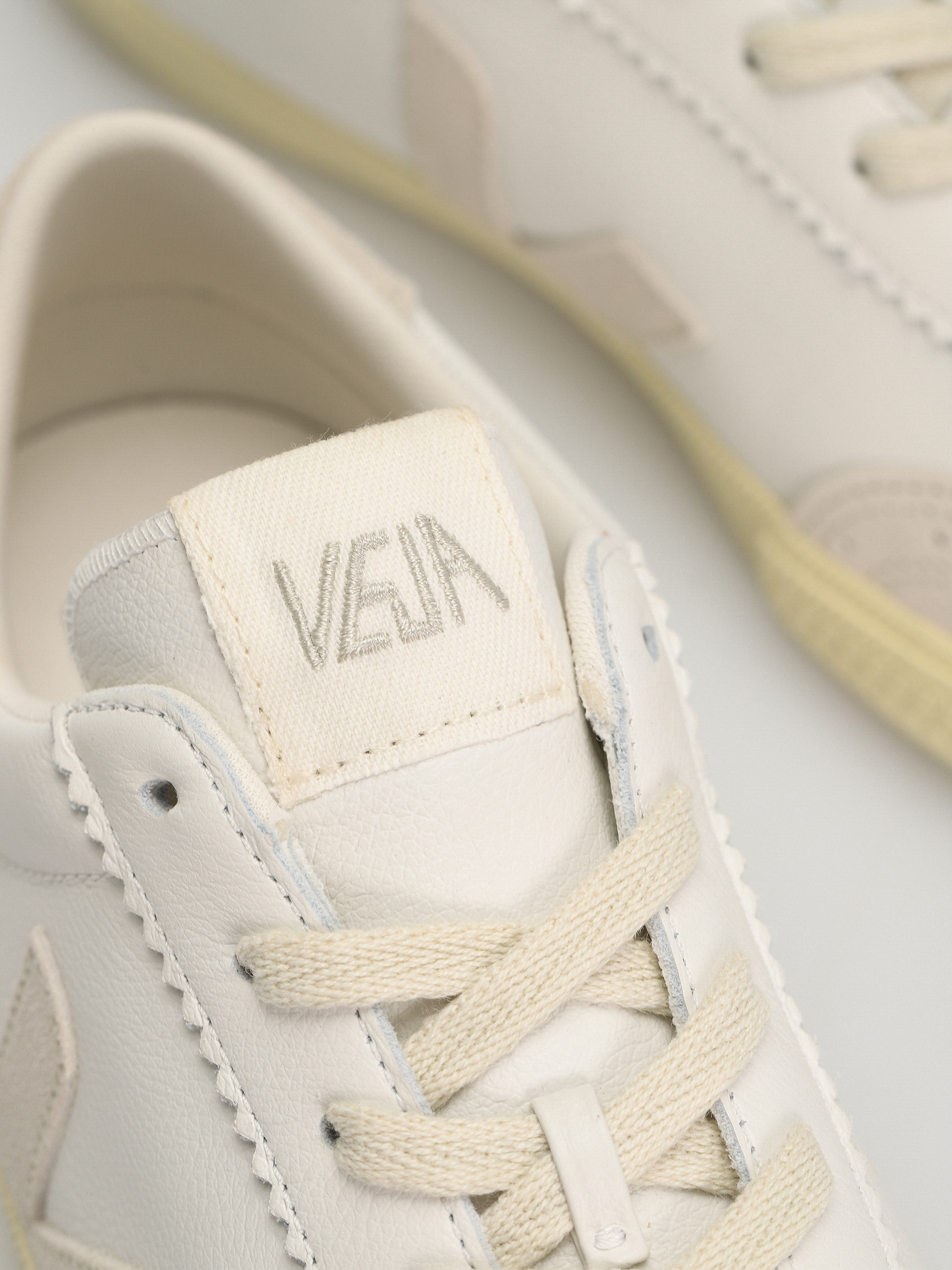 Pantofi Veja Volley (white natural)