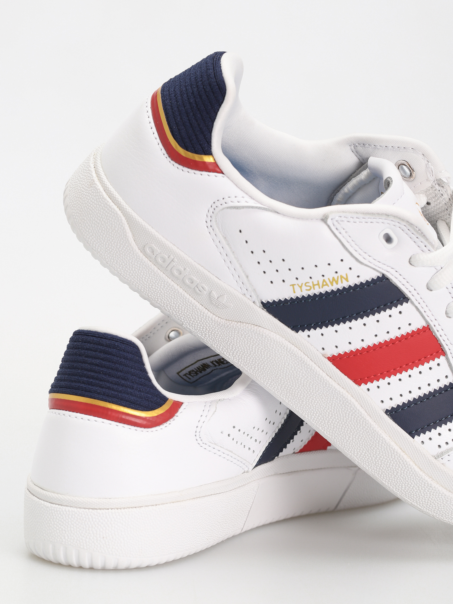 Pantofi adidas Tyshawn LOW (ftwwht/betsca/goldmt)