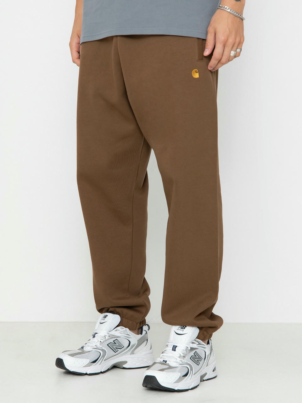 Pantaloni Carhartt WIP Chase (chocolate/gold)