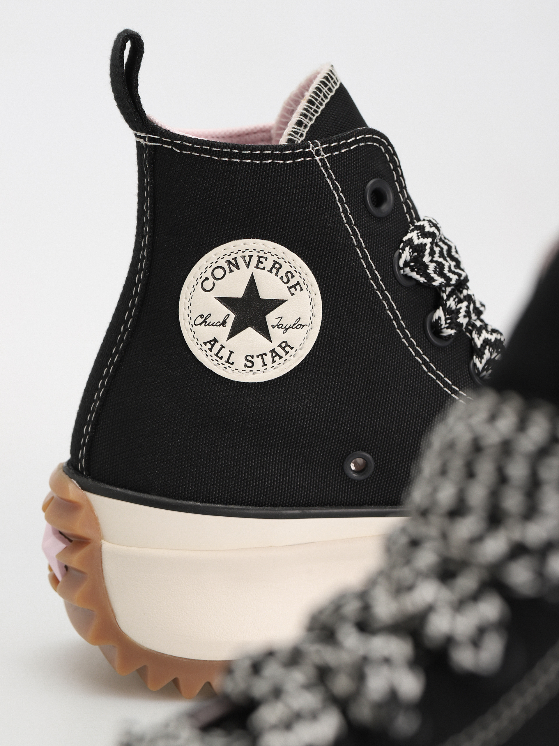 Pantofi Converse Run Star Hike Hi - negru (black/pink foam/egret)