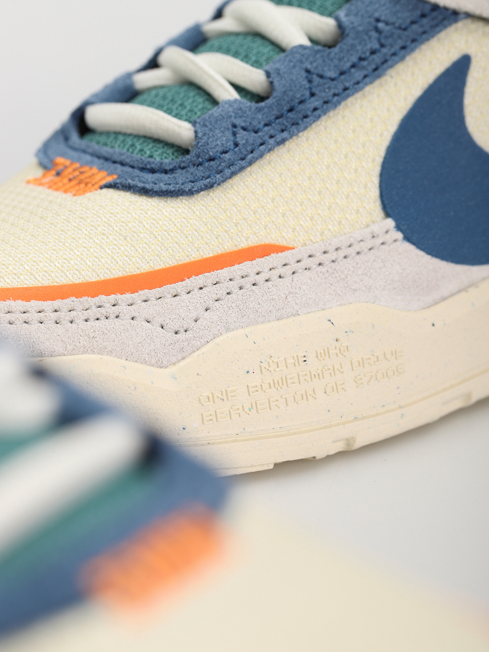 Pantofi Nike SB Day One JR (sail/court blue coconut milk photon dust)