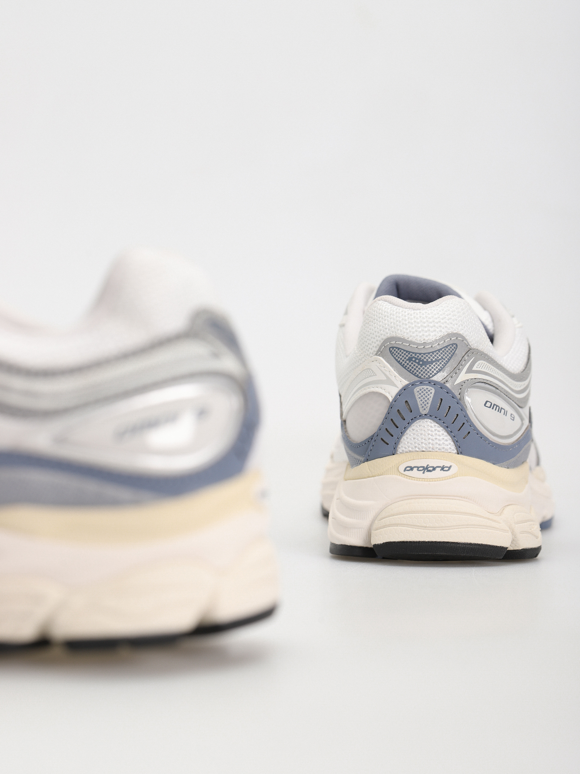 Pantofi Saucony Progrid Omni 9 (ivory/blue)