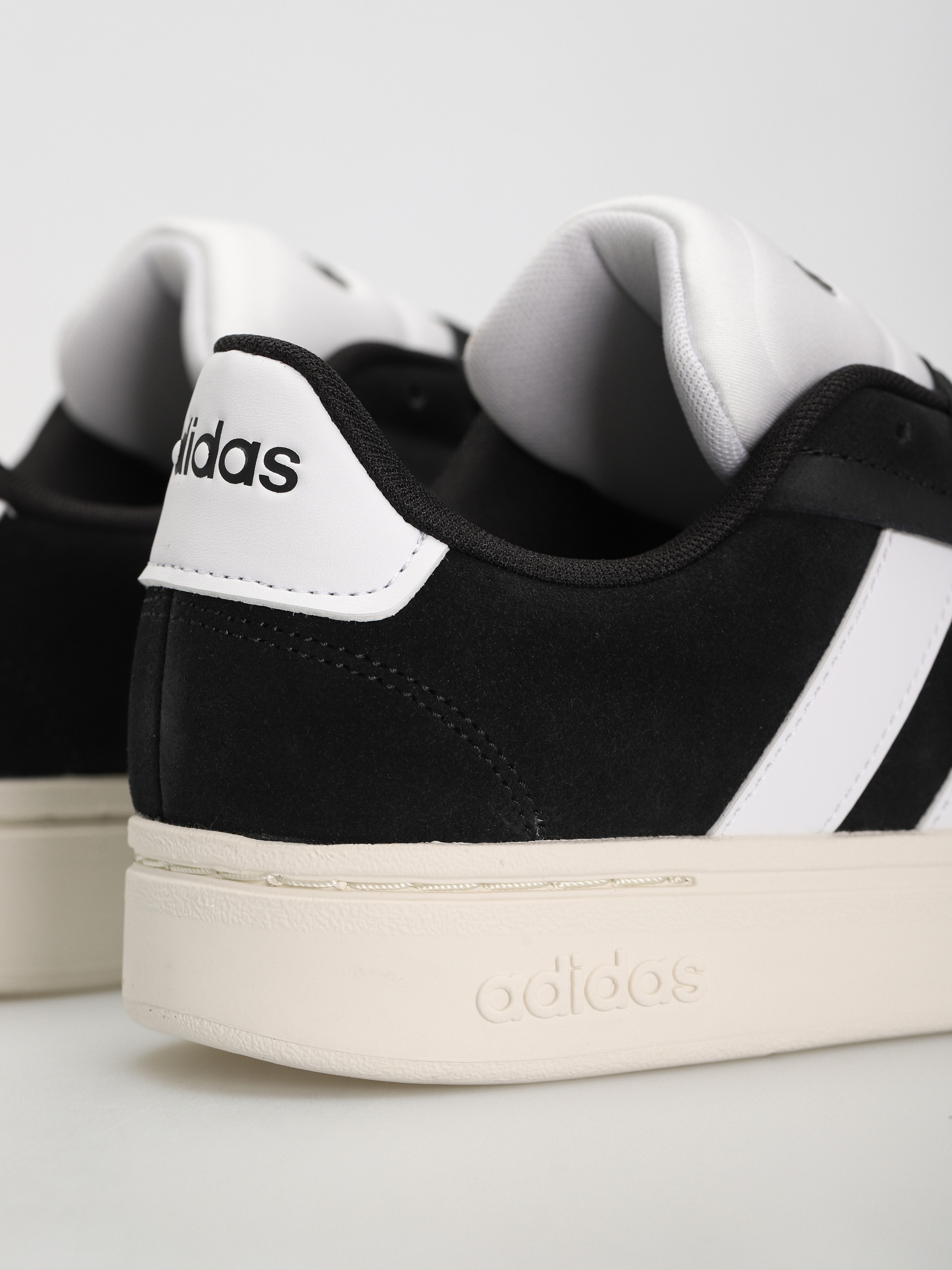 Pantofi adidas Grand Court Alpha 0 (cblack/ftwwht/owhite)
