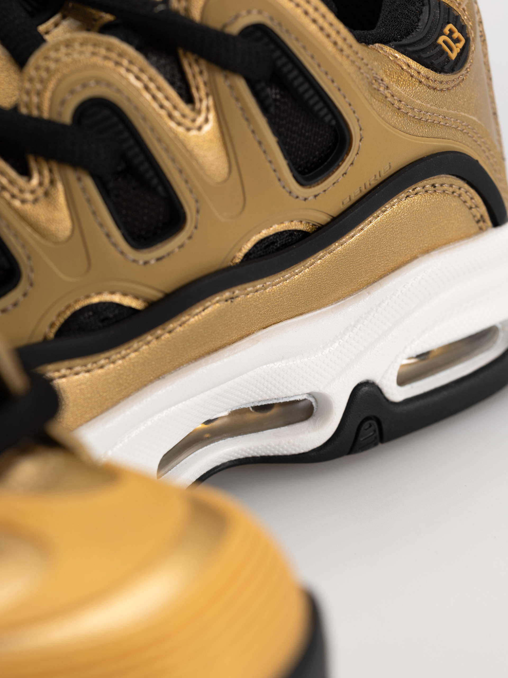 Pantofi Osiris D3 2001 (gold/black/white)