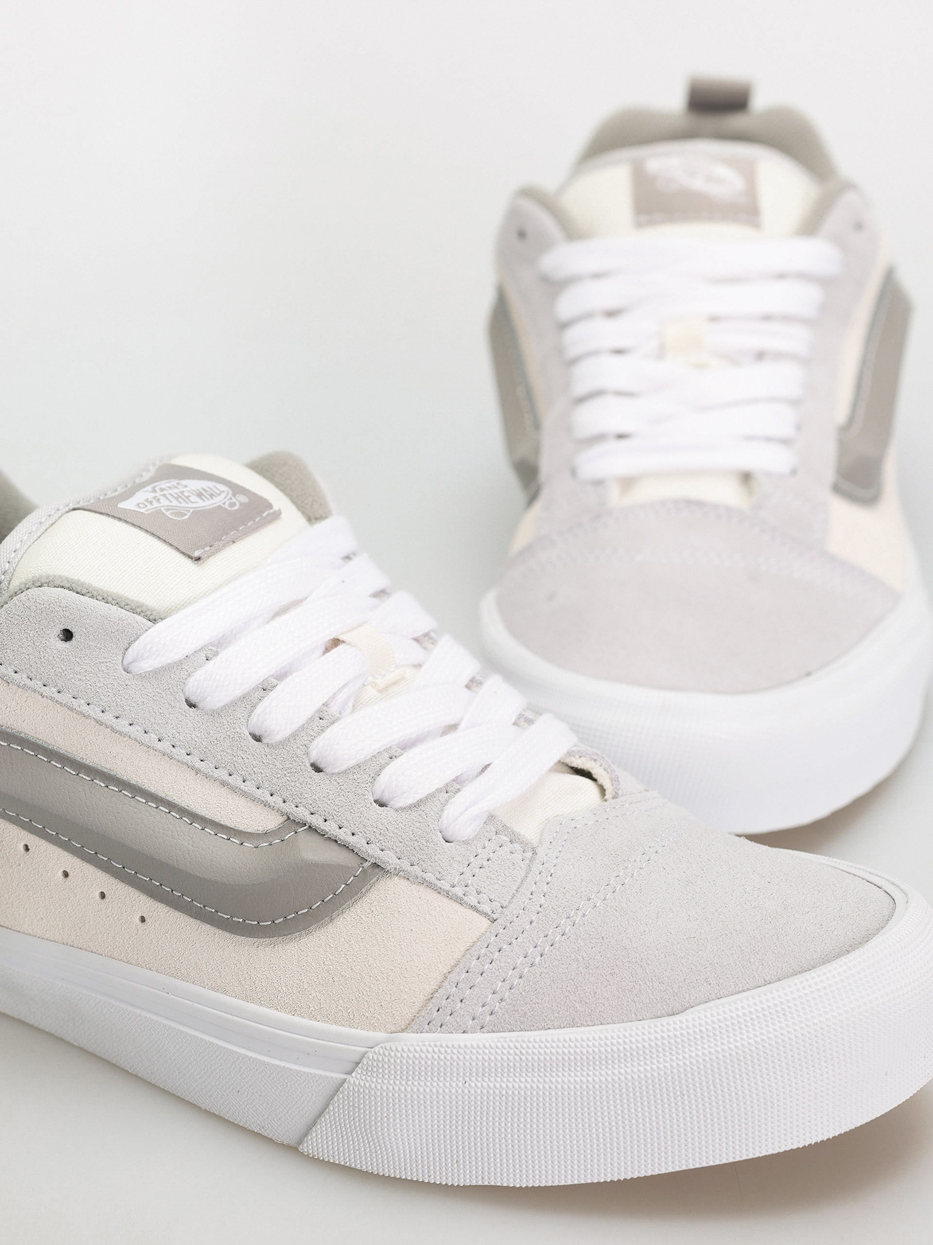 Pantofi Vans Knu Skool (tri-tone block light gray)