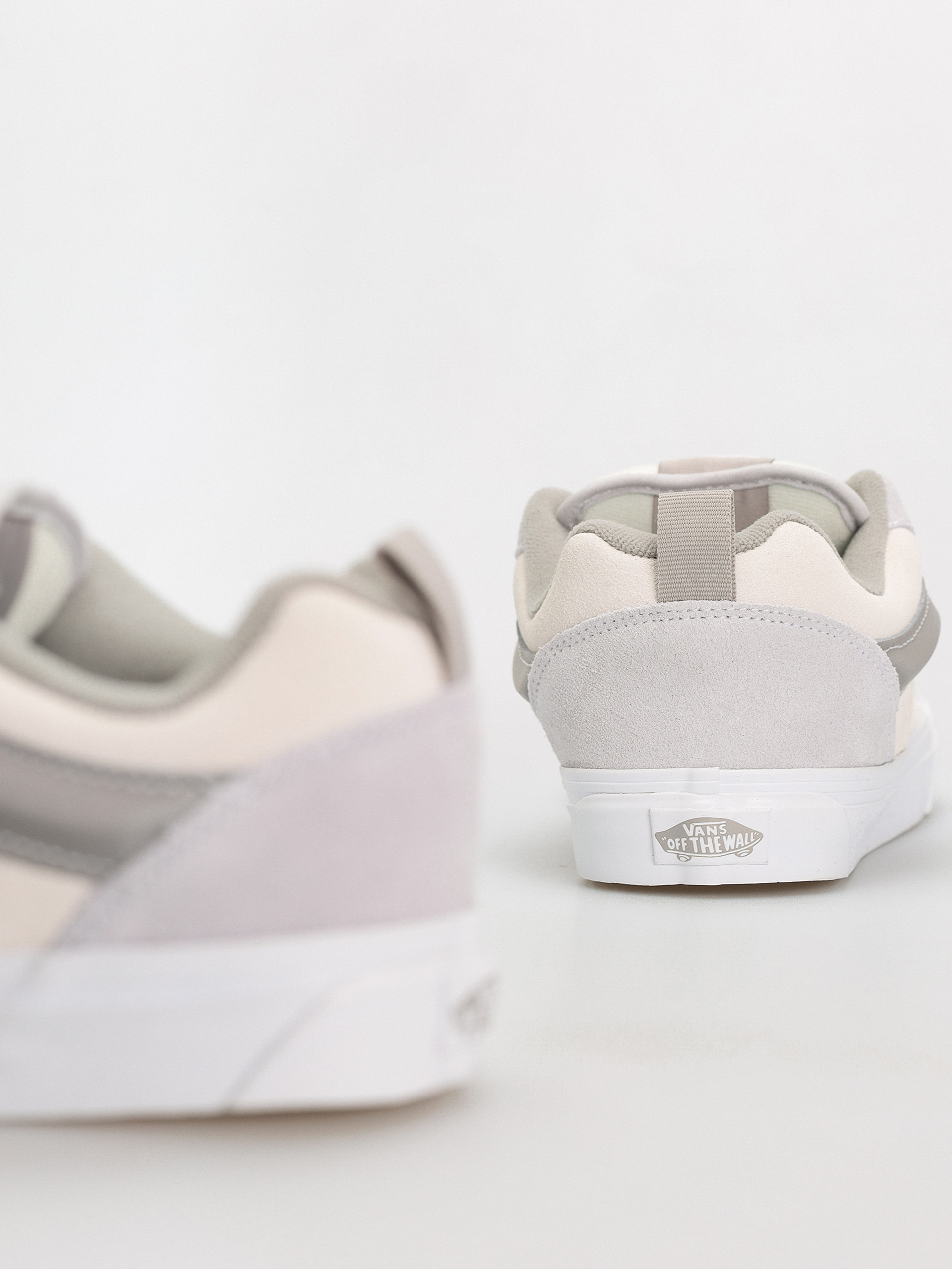 Pantofi Vans Knu Skool (tri-tone block light gray)