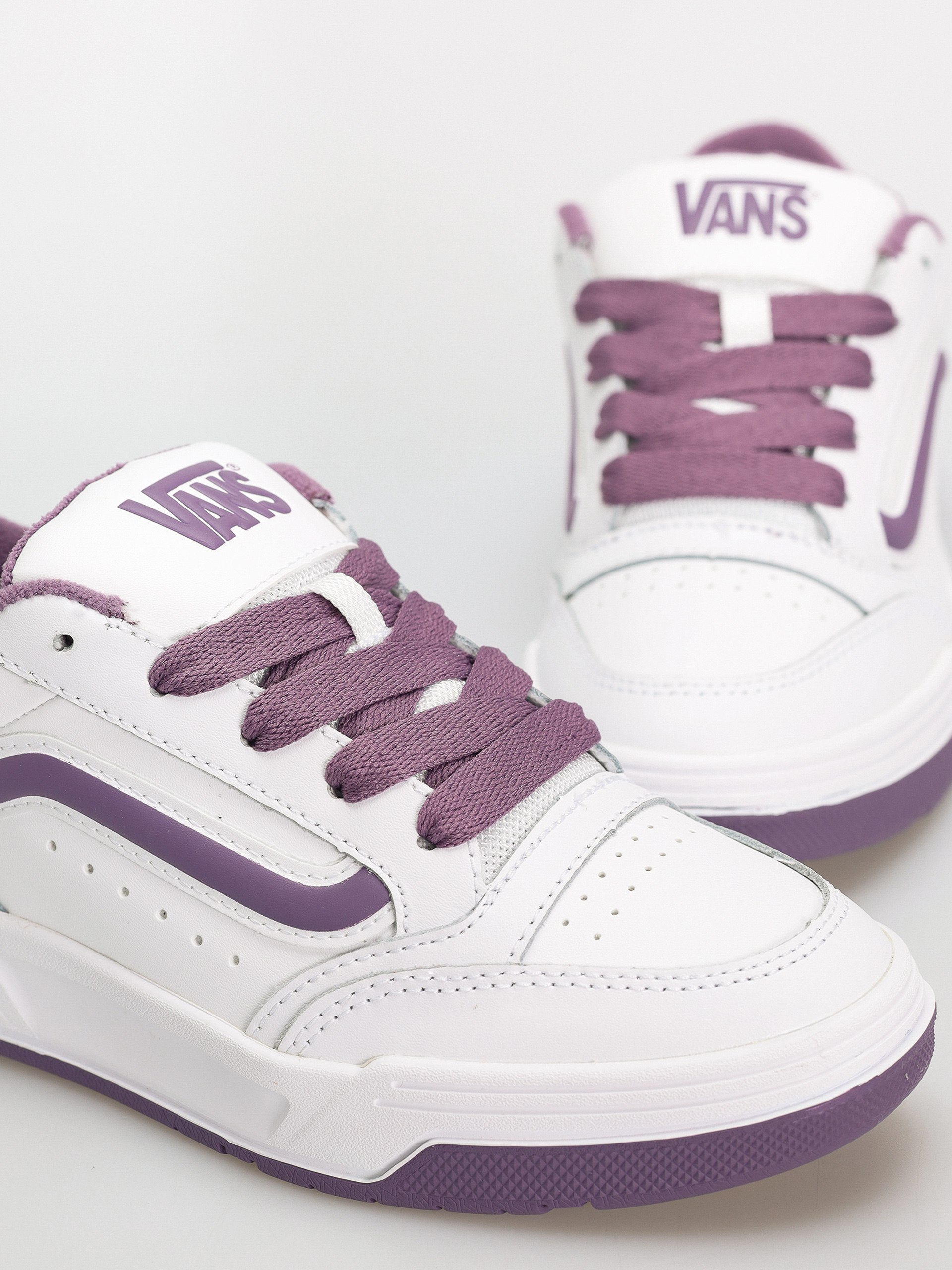 Pantofi Vans Hylane (pop purple)