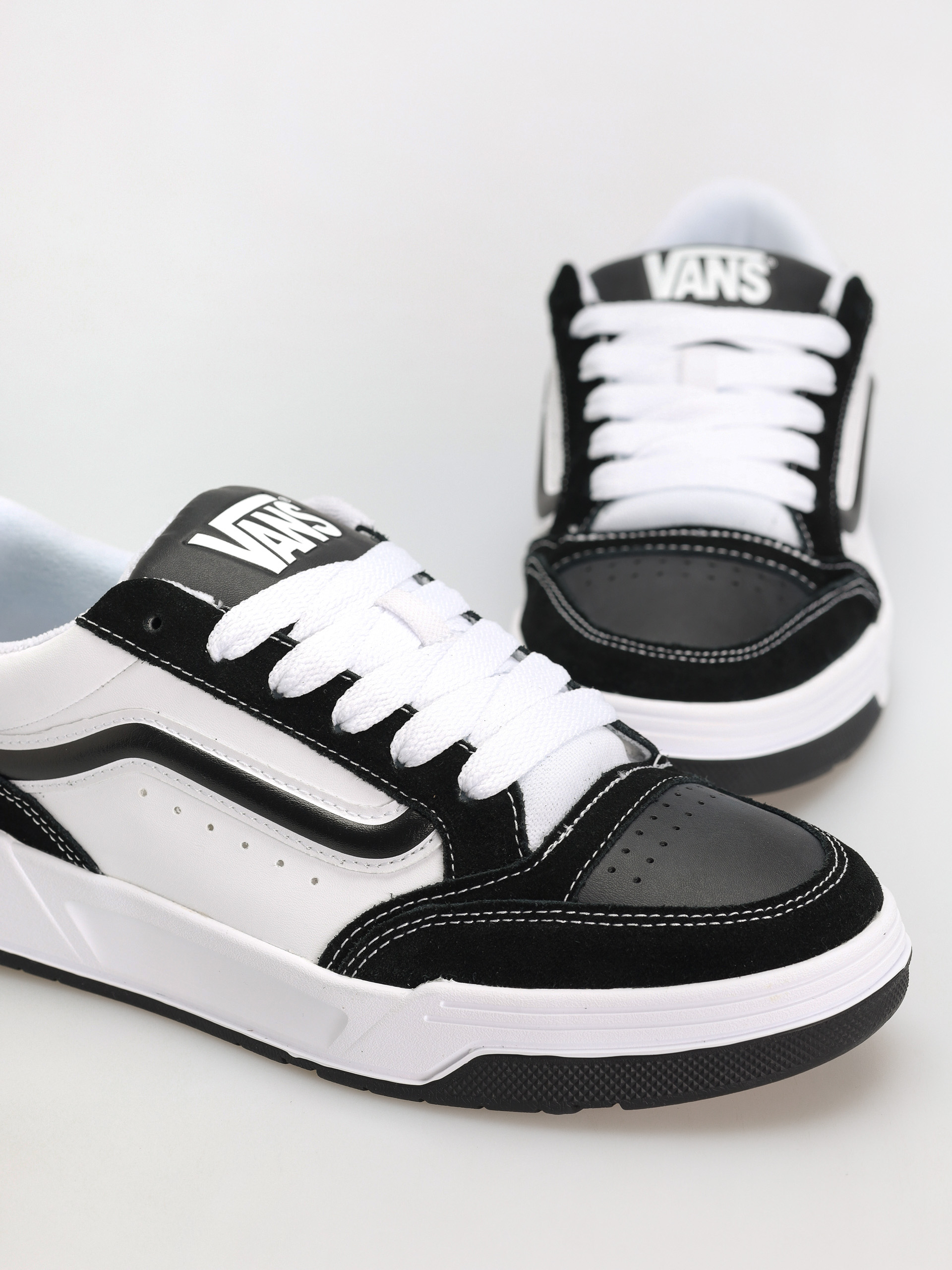 Pantofi Vans Hylane (black/white)