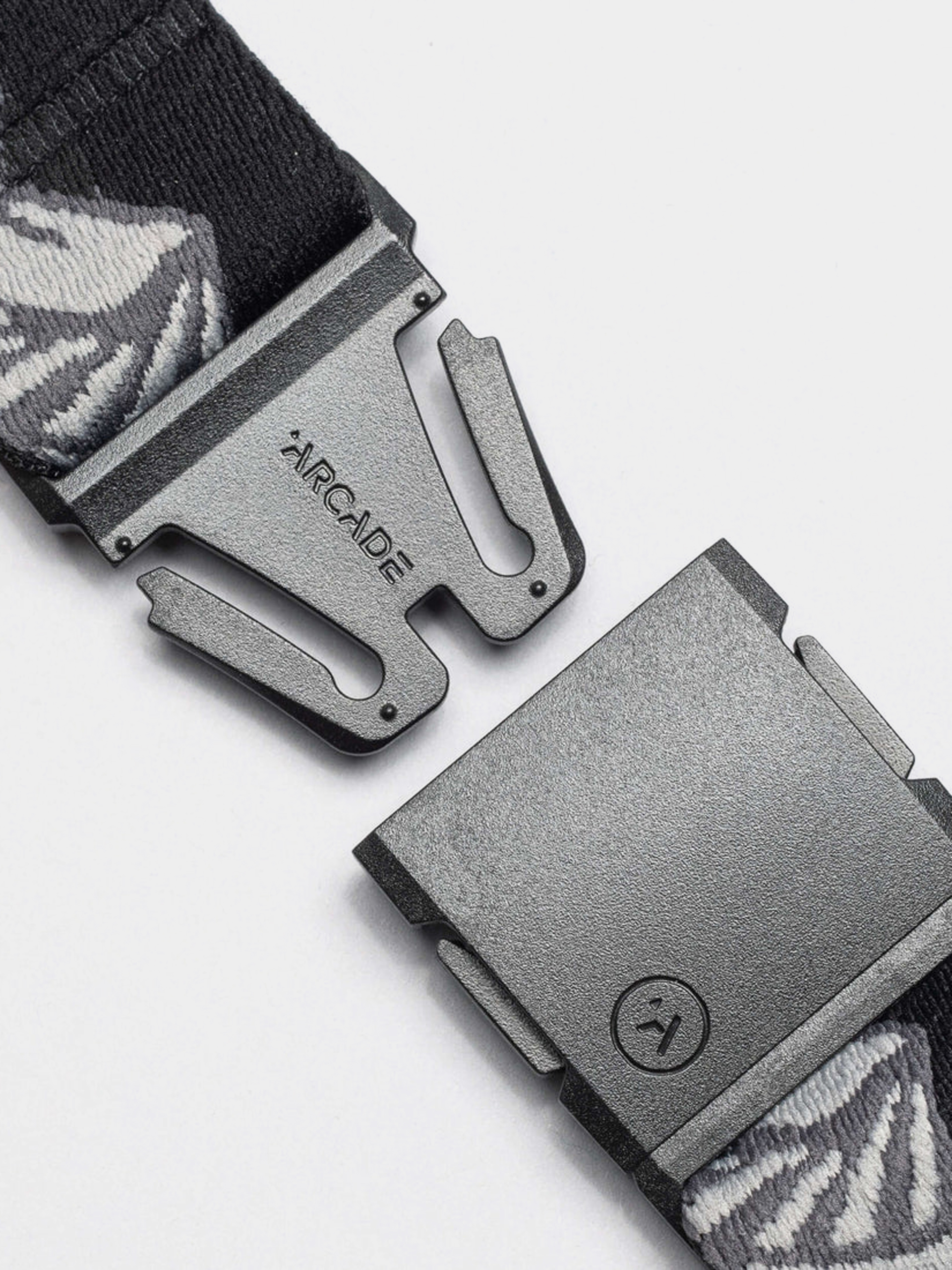 Curea Arcade POW x Joseph Toney (black/charcoal)