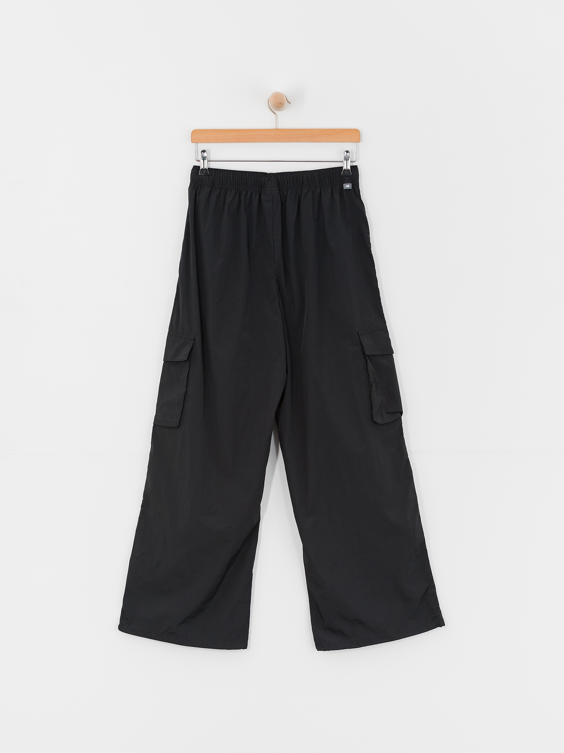 Pantaloni New Balance Nylon Cargo Wmn (black)
