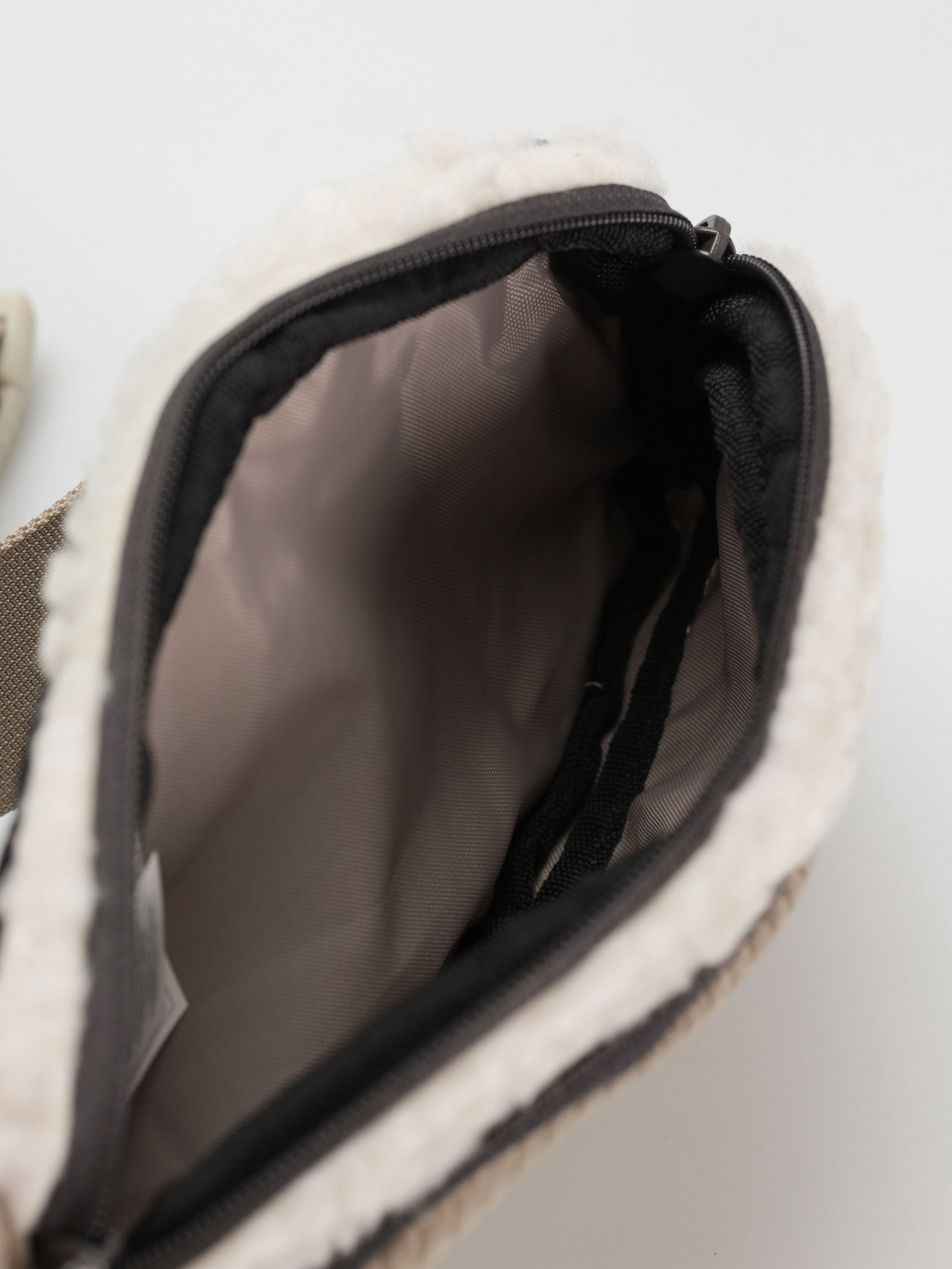 Borsetă de brâu Kavu Snuggy Spectator (pebble beach)