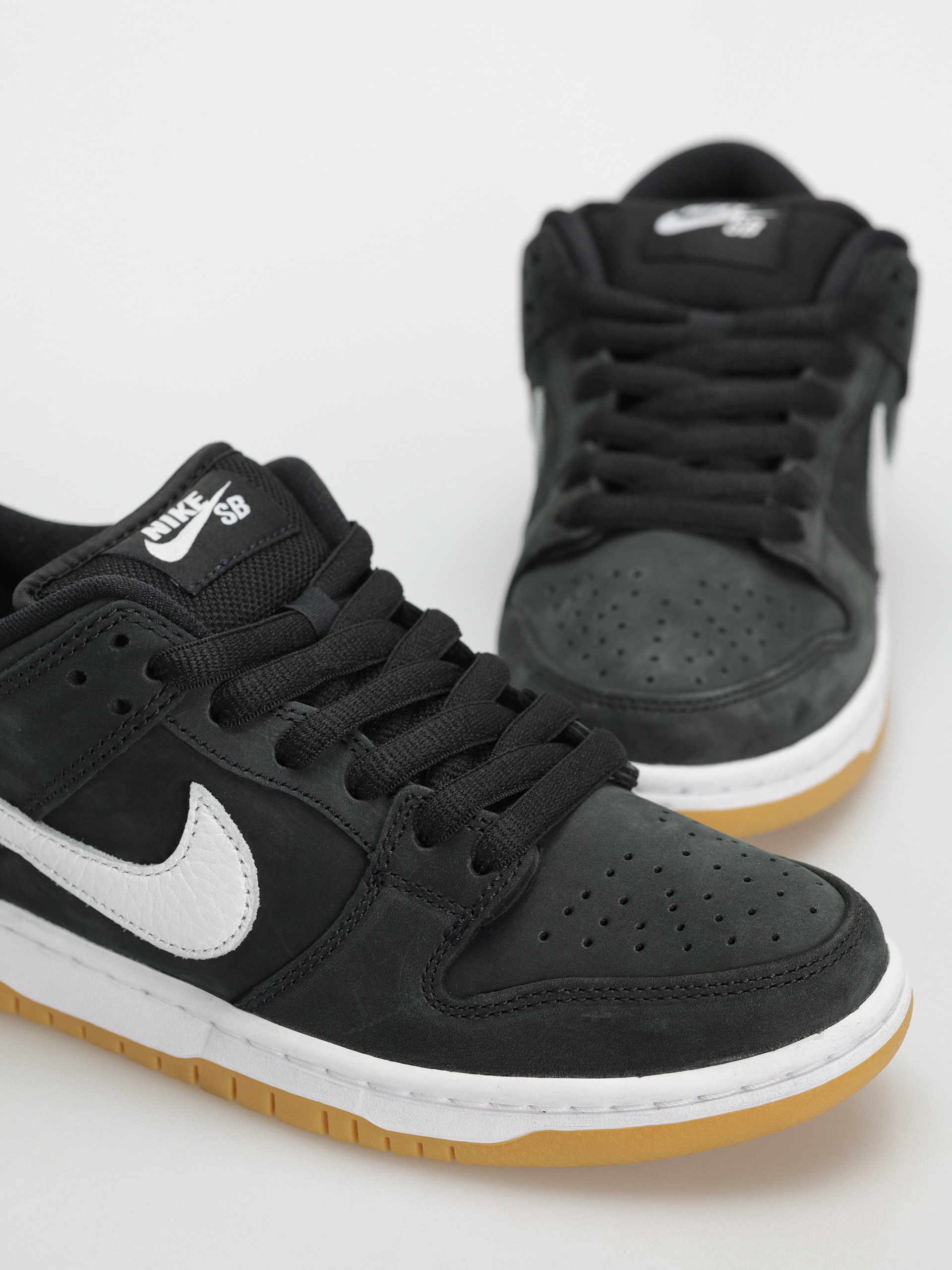 Pantofi Nike SB Dunk Low Pro Aa (black/white black gum light brown)